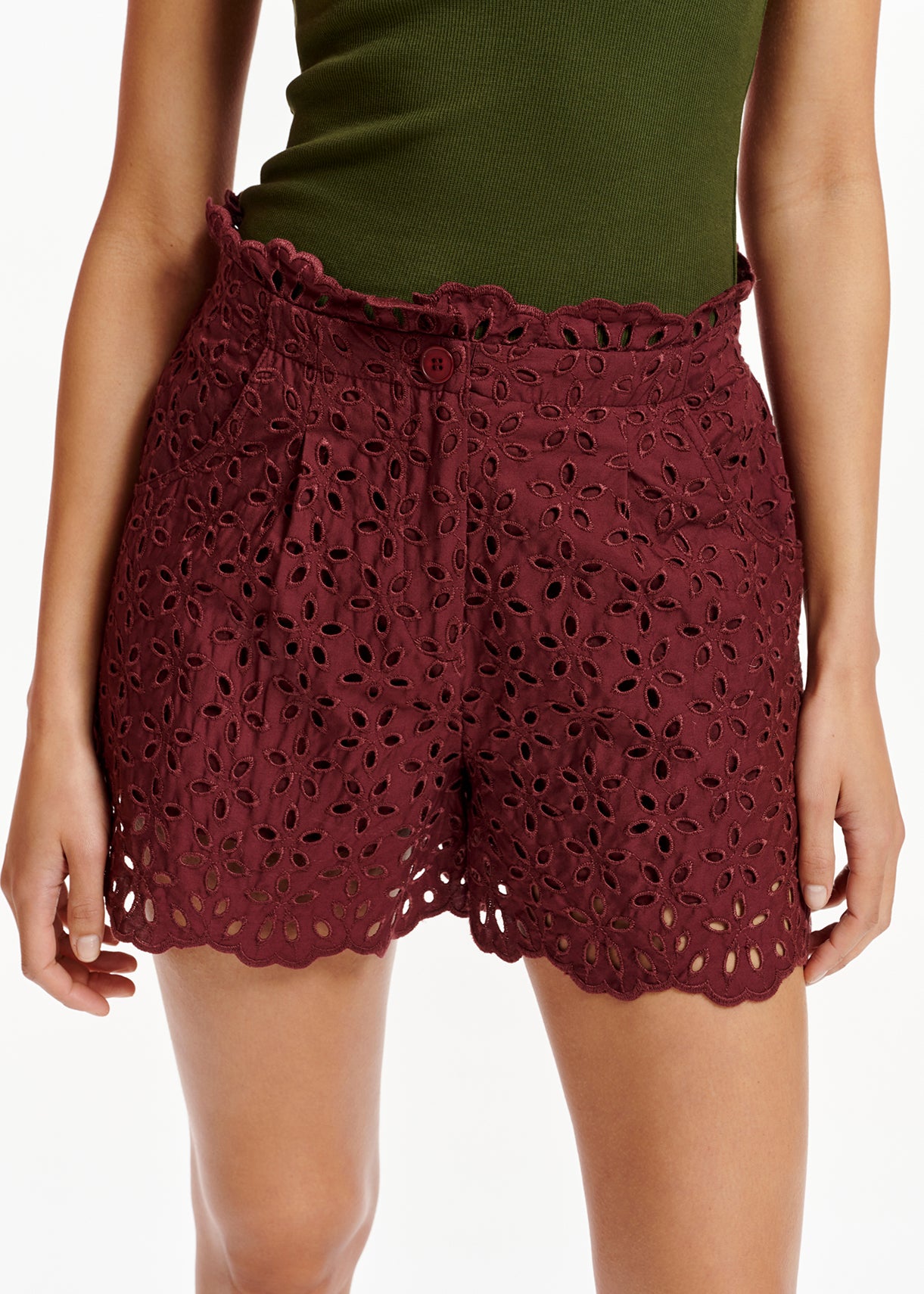 Short en coton bordeaux à broderie anglaise RE—SSENTIEL | Essentiel second hand