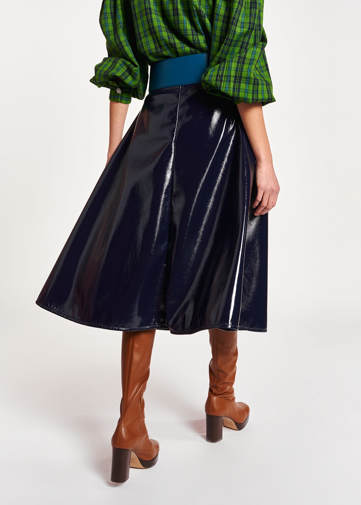 Jupe à ligne a en faux cuir bleu RE—SSENTIEL | Essentiel second hand