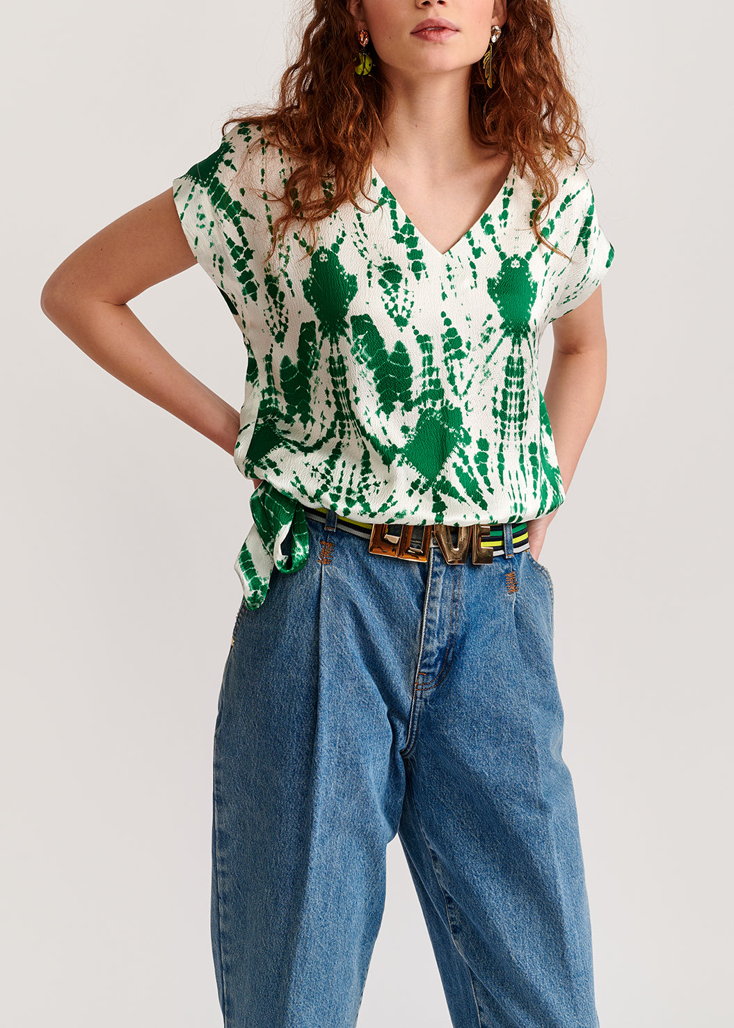 Gebroken witte en groene tie-dyed zijden top RE—SSENTIEL | Essentiel second hand