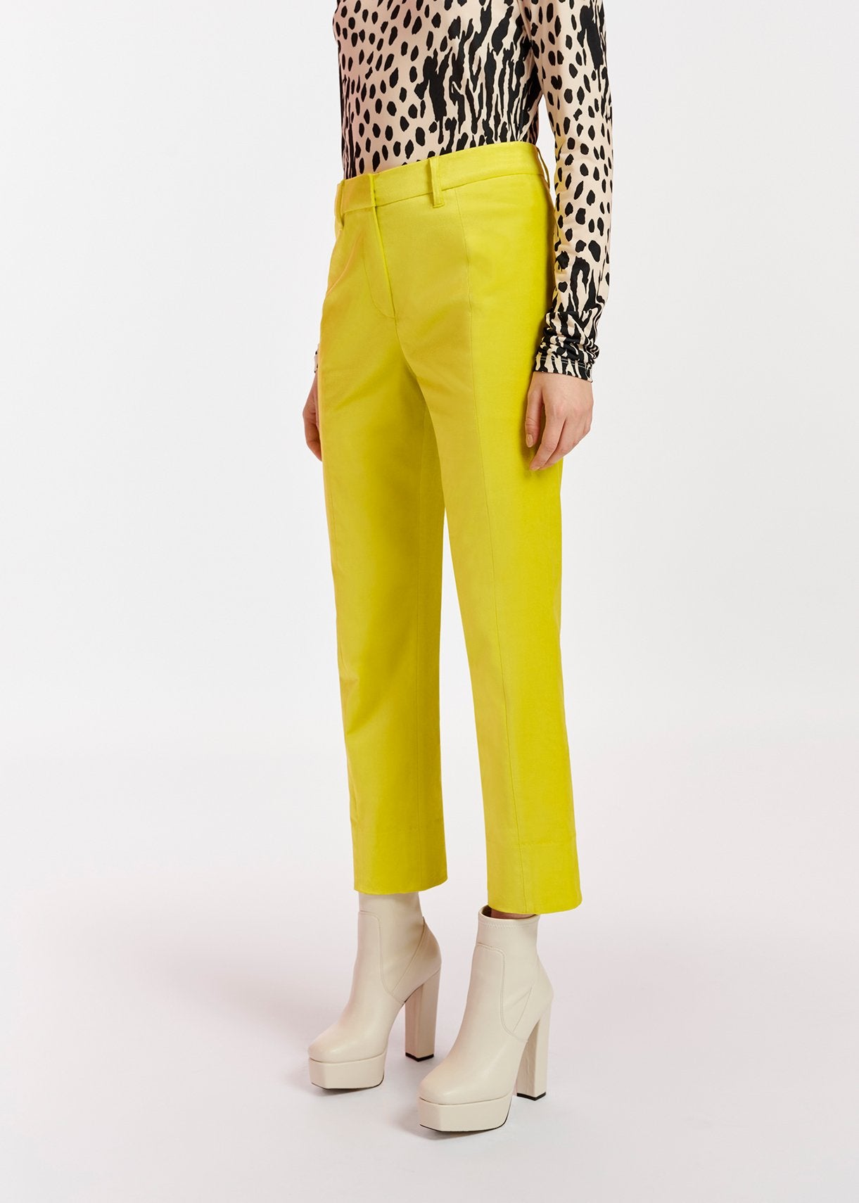 Yellow tapered-leg velvet pants RE—SSENTIEL | Essentiel second hand