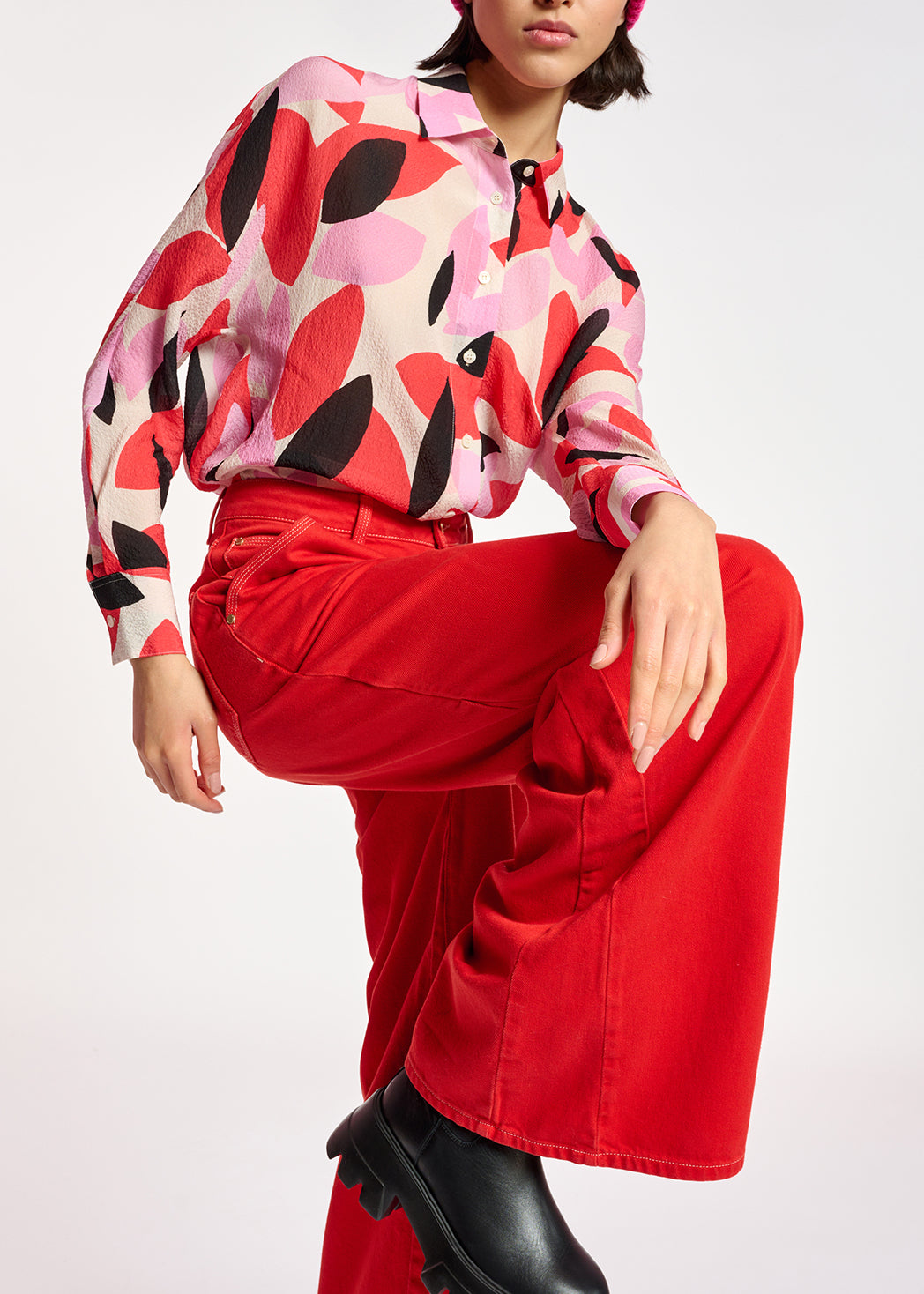 Chemise blanc cassé, rouge et rose à  imprimé abstrait RE—SSENTIEL | Essentiel second hand