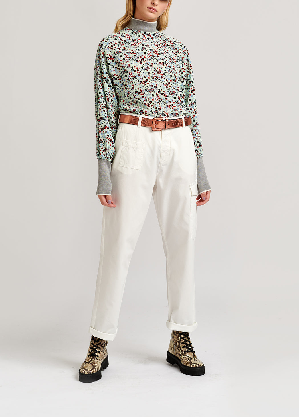 Mint green floral-print top with contrasting trims RE—SSENTIEL | Essentiel second hand