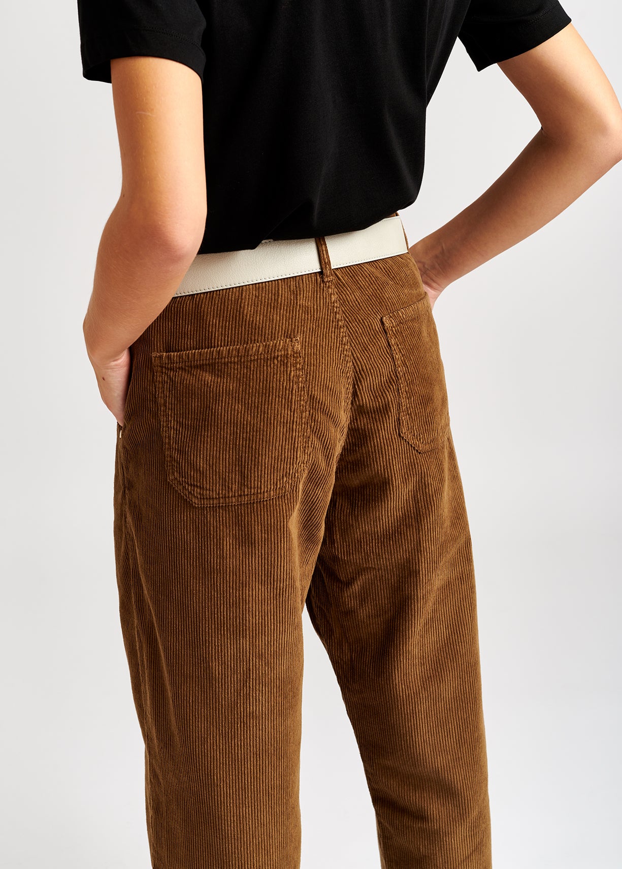 Camel-coloured cotton-corduroy trousers RE—SSENTIEL | Essentiel second hand
