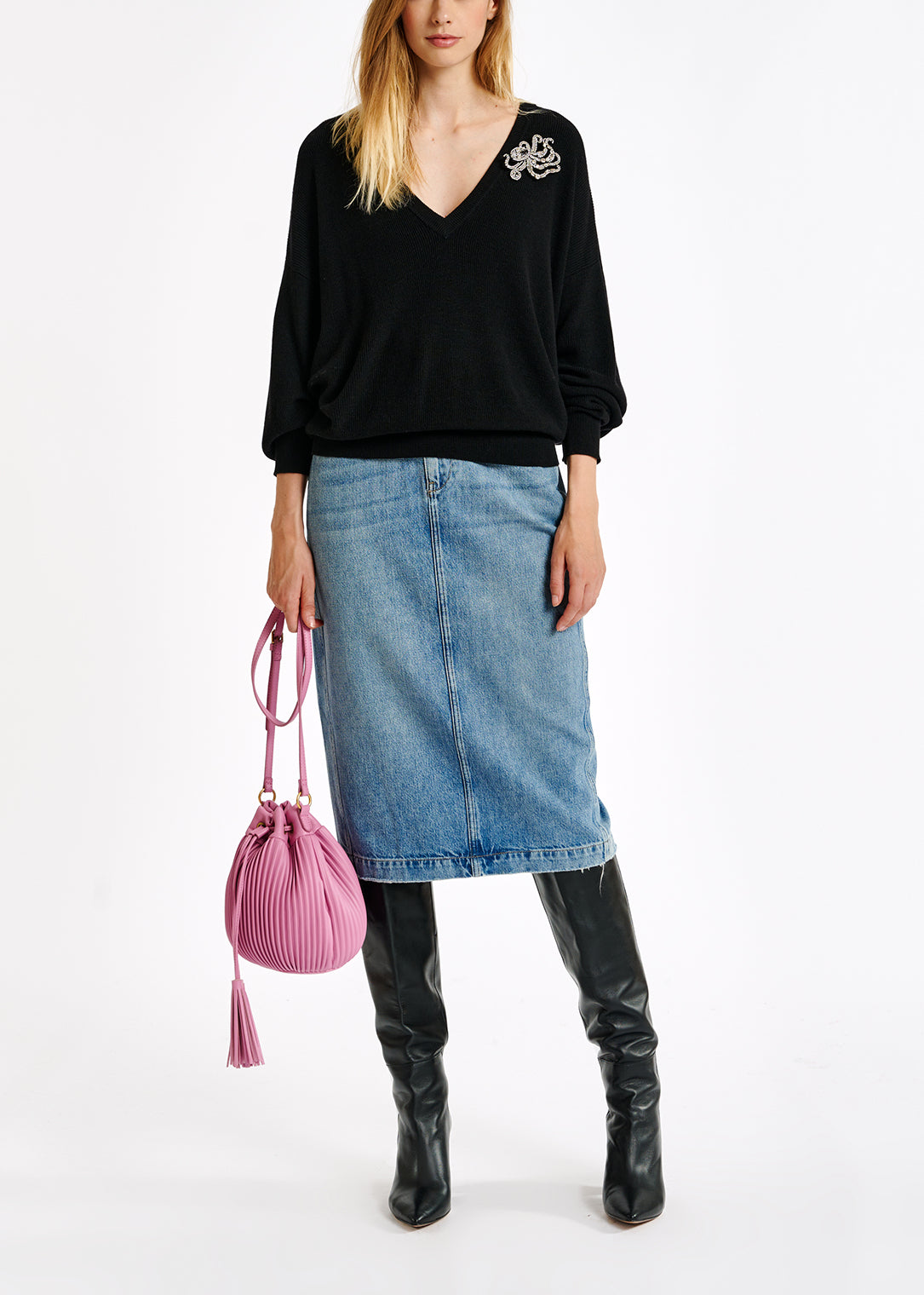 Pull en côtes noir à encolure en v RE—SSENTIEL | Essentiel second hand