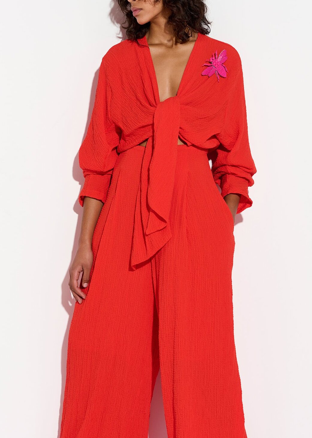 Red seersucker jumpsuit with tied front RE—SSENTIEL | Essentiel second hand