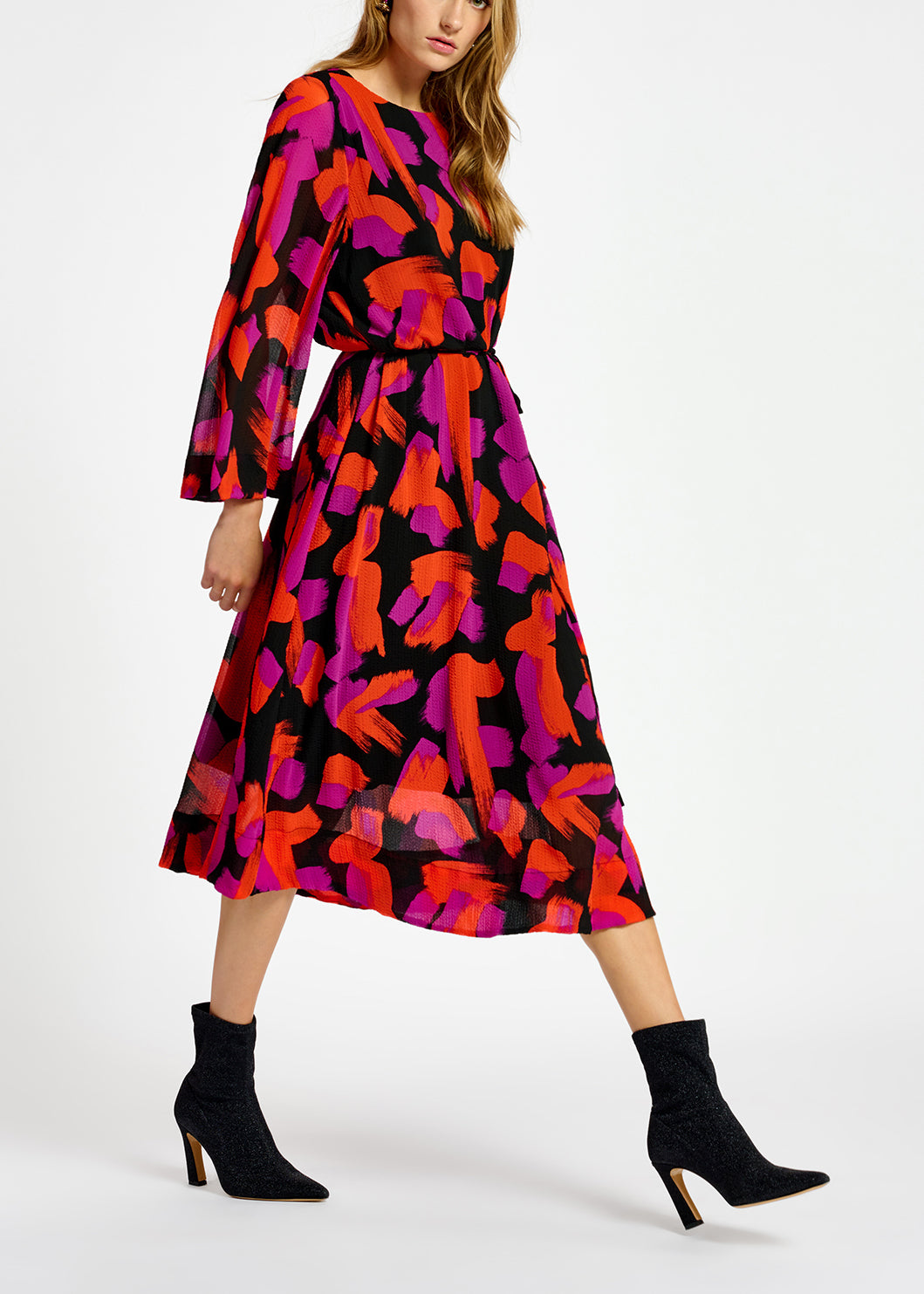 Robe maxi à imprimé abstrait noir, orange et pourpre RE—SSENTIEL | Essentiel second hand