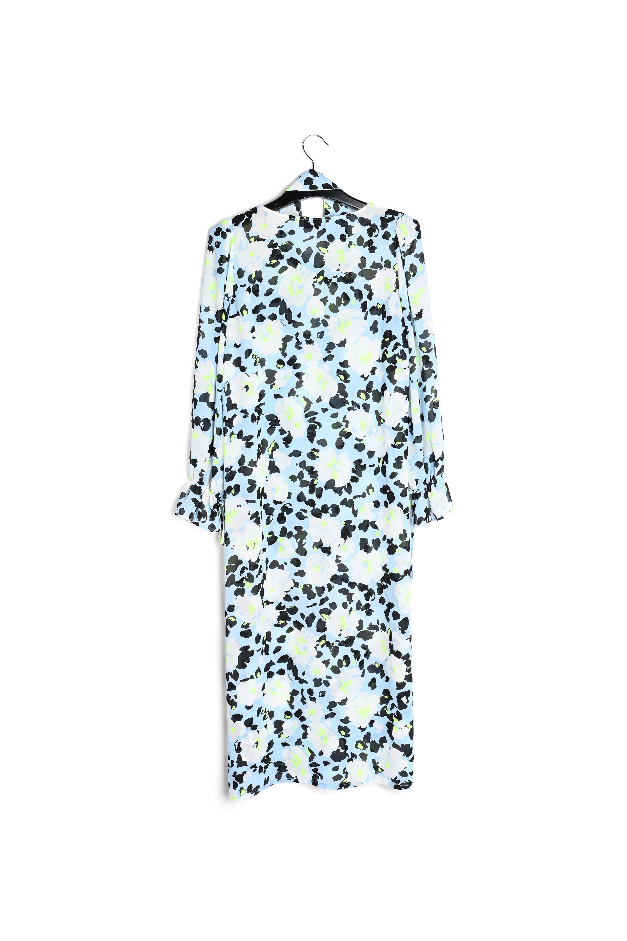 Robe midi bleu pâle à fleurs avec ceinture RE—SSENTIEL | Essentiel second hand