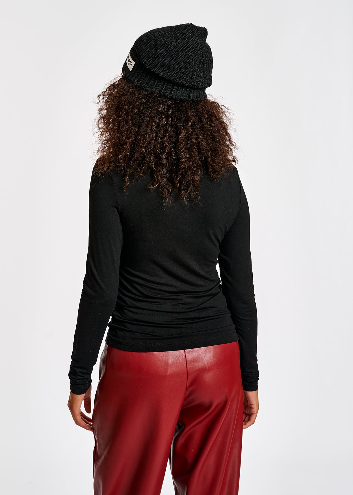 Black turtleneck long-sleeved T-shirt RE—SSENTIEL | Essentiel second hand