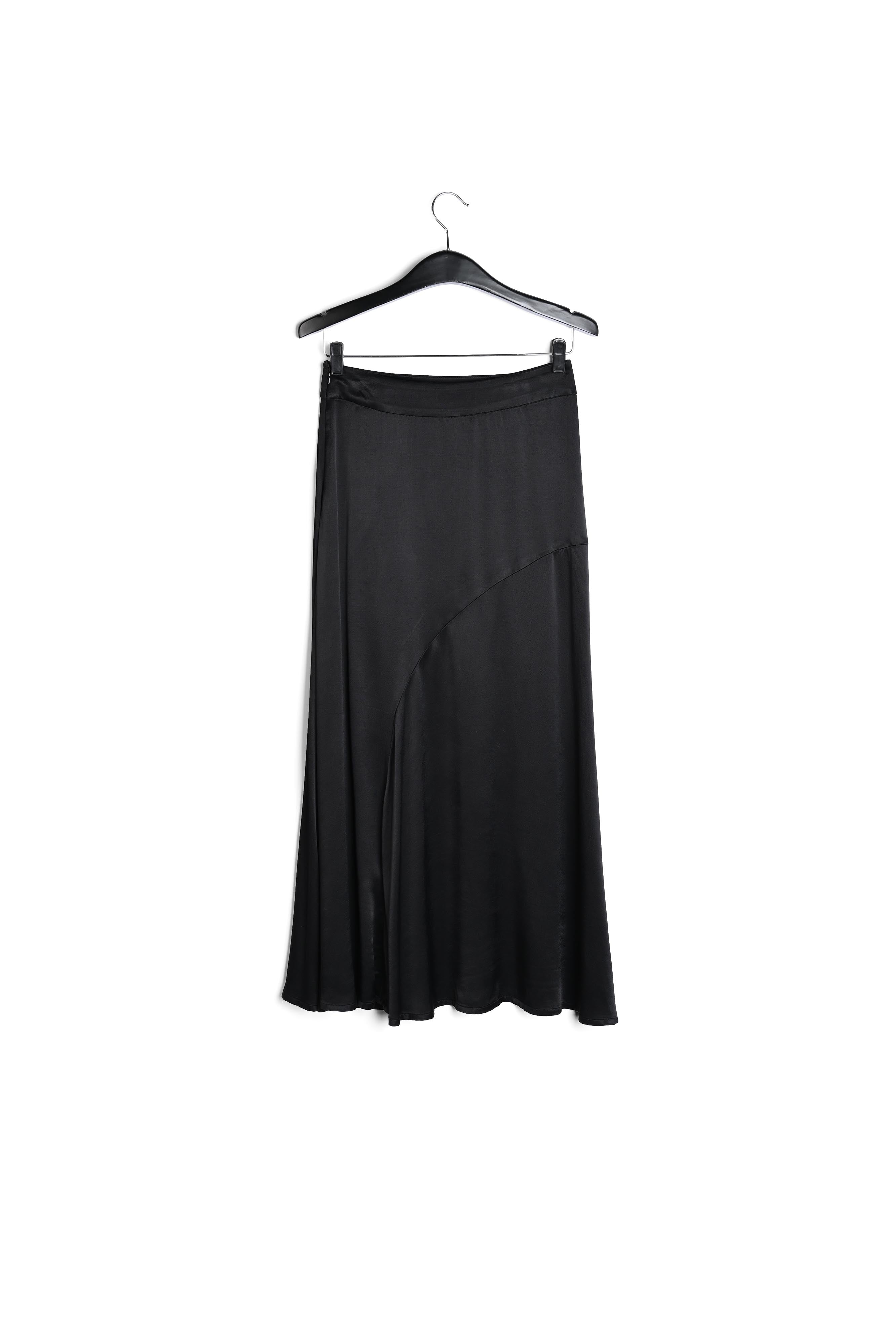 Jupe midi en biais noire RE—SSENTIEL | Essentiel second hand