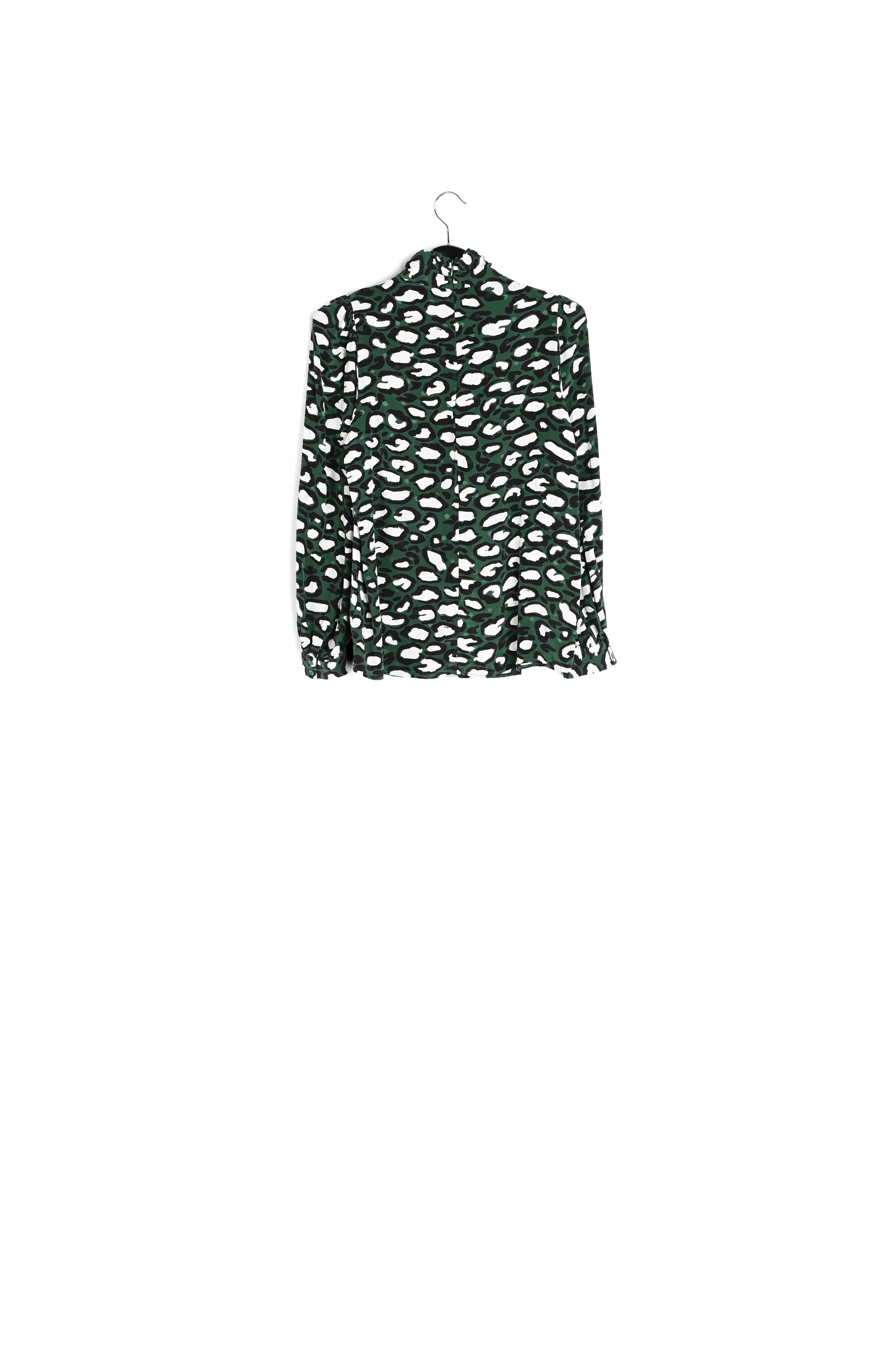 Flesgroene zijden top met opstaande kraag en luipaardprint RE—SSENTIEL | Essentiel second hand