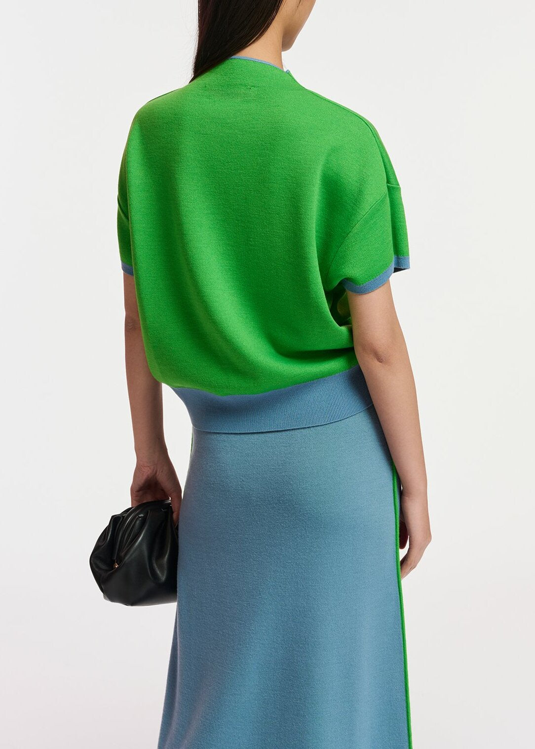 Blauwe trui met korte mouwen en groene bies RE—SSENTIEL | Essentiel second hand