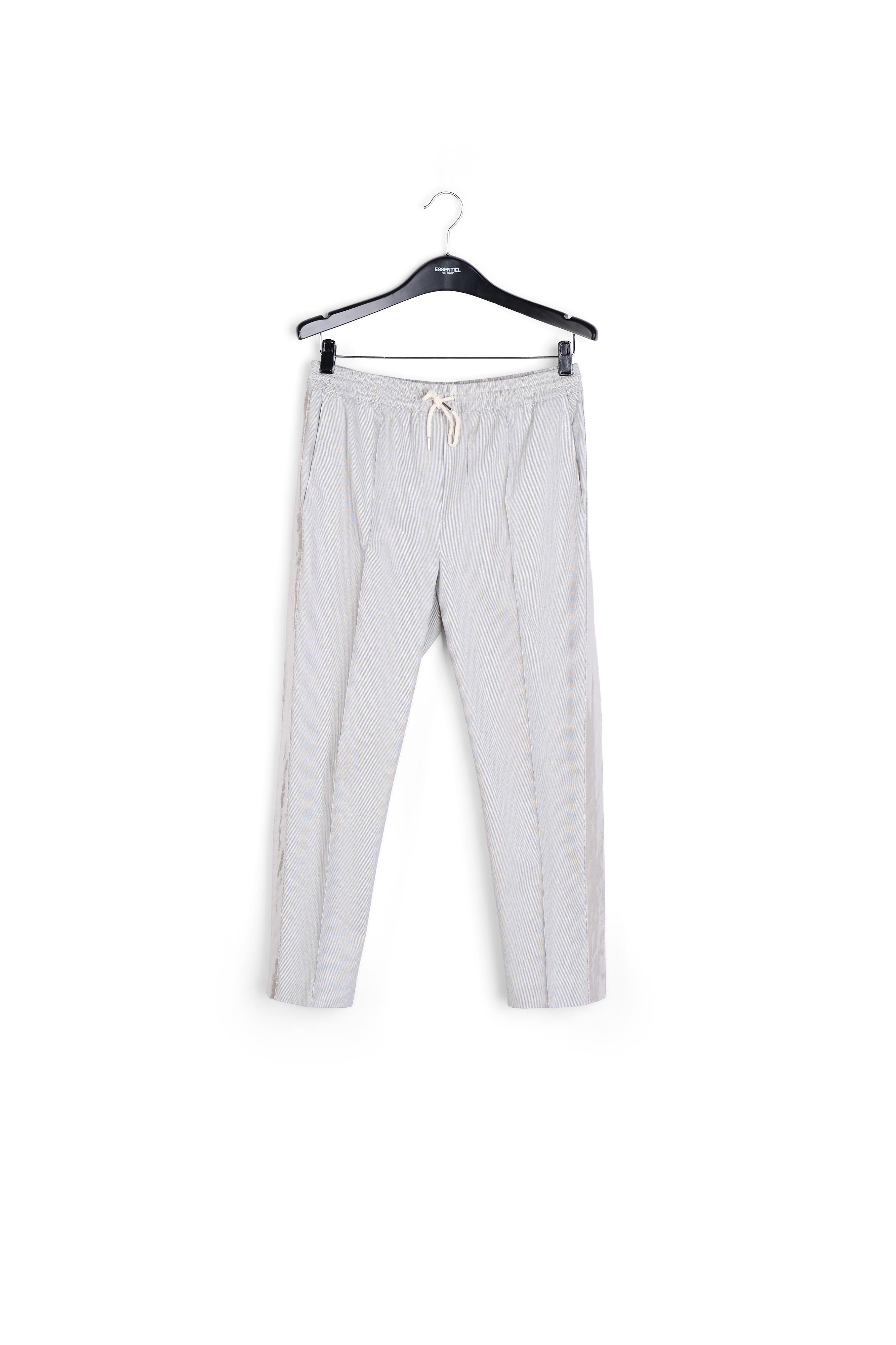 Pantalon à carreaux gris et blanc cassé RE—SSENTIEL | Essentiel second hand