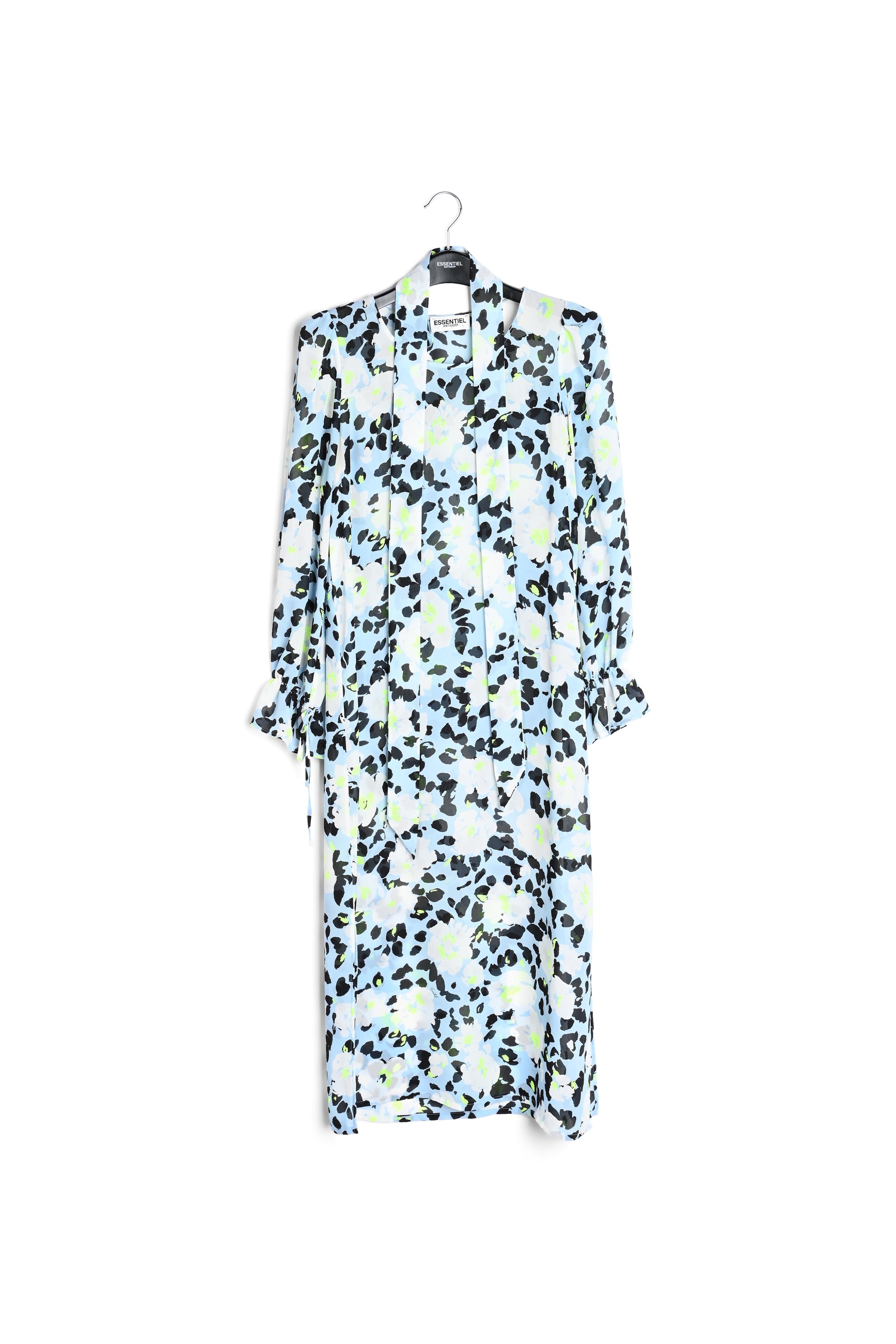 Robe midi bleu pâle à fleurs avec ceinture RE—SSENTIEL | Essentiel second hand