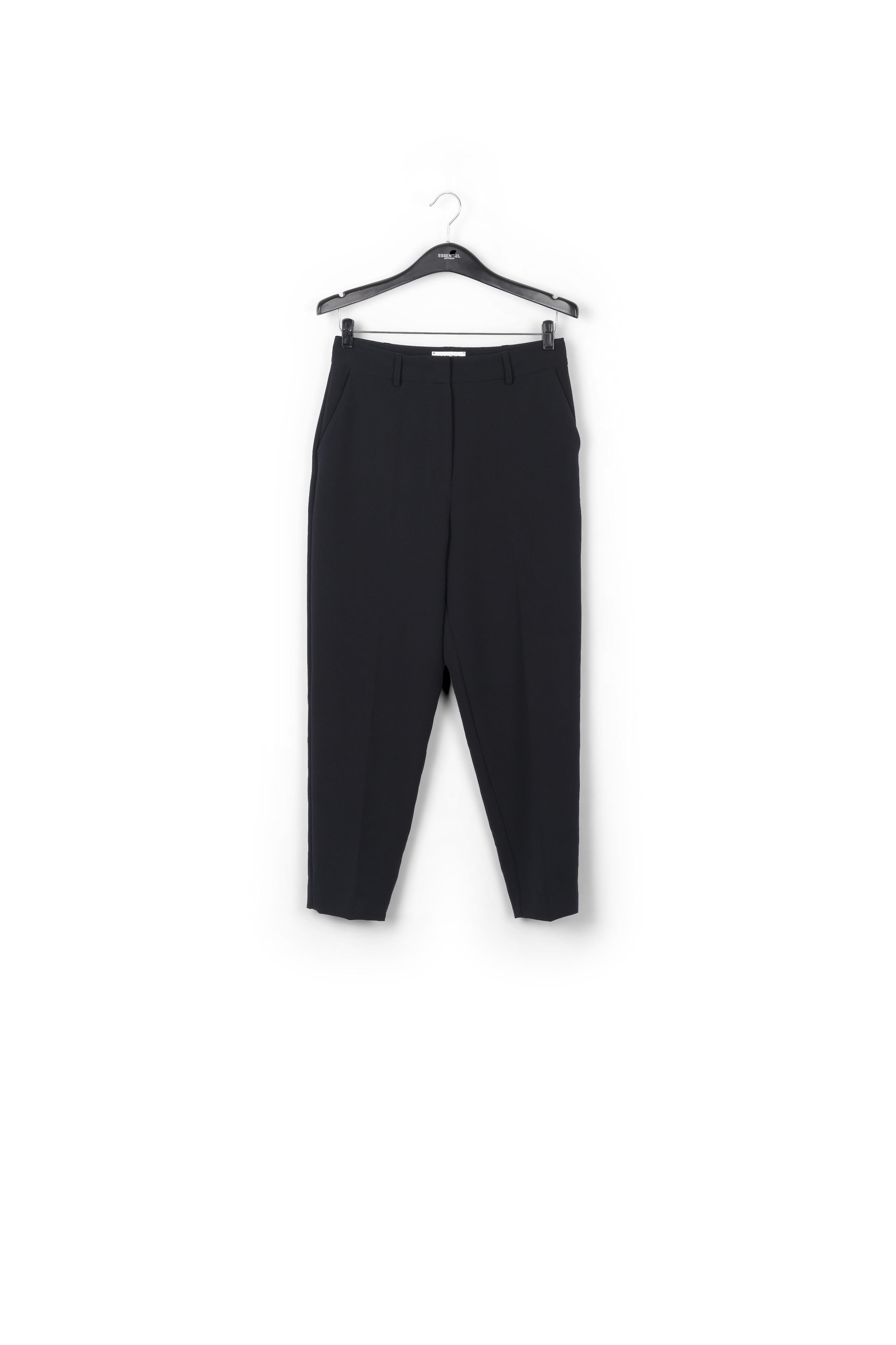 Zwarte broek met smal toelopende pijpen RE—SSENTIEL | Essentiel second hand