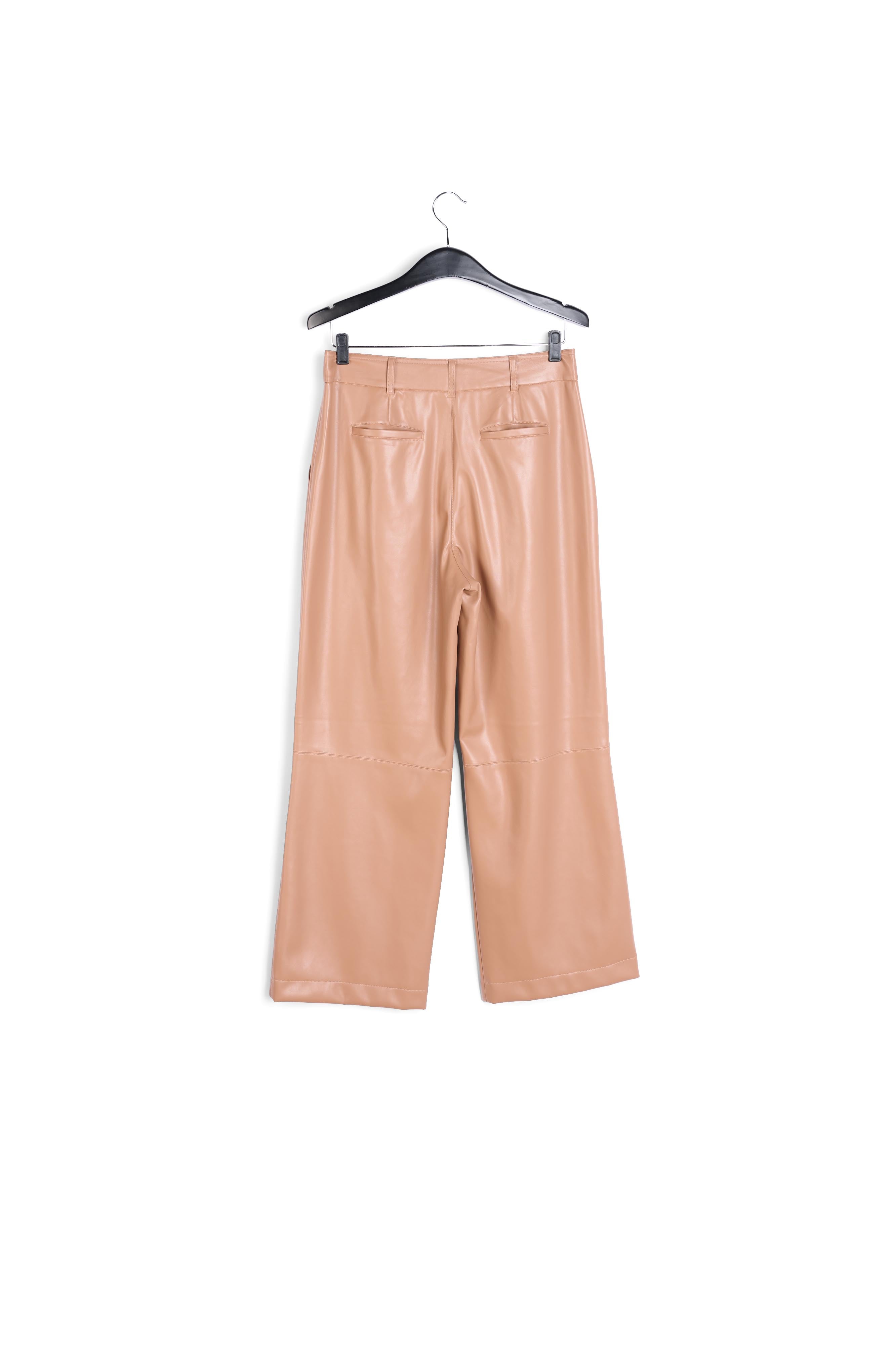Pantalon droit en faux cuir camel RE—SSENTIEL | Essentiel second hand