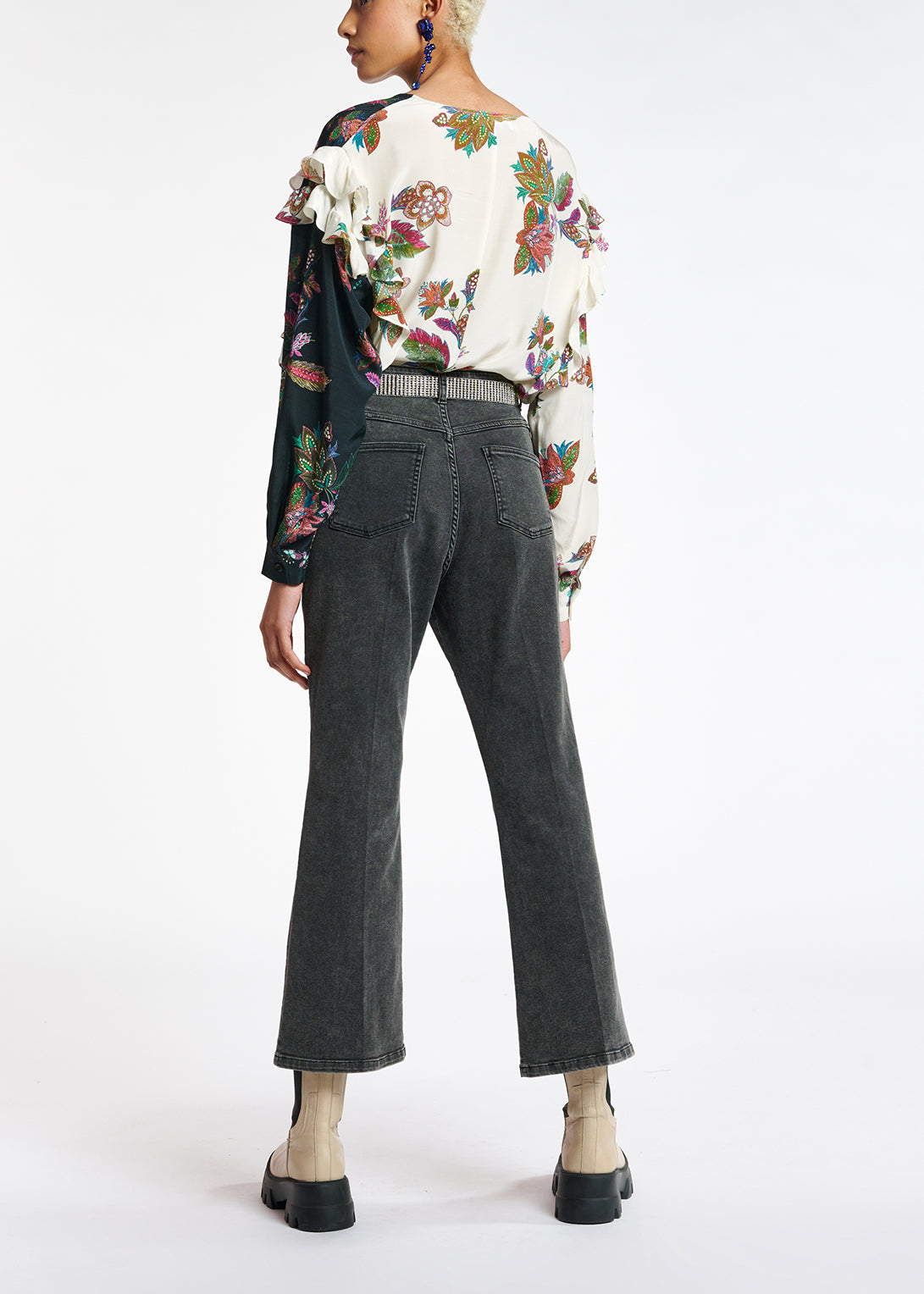 Jean noir aux jambes évasées RE—SSENTIEL | Essentiel second hand