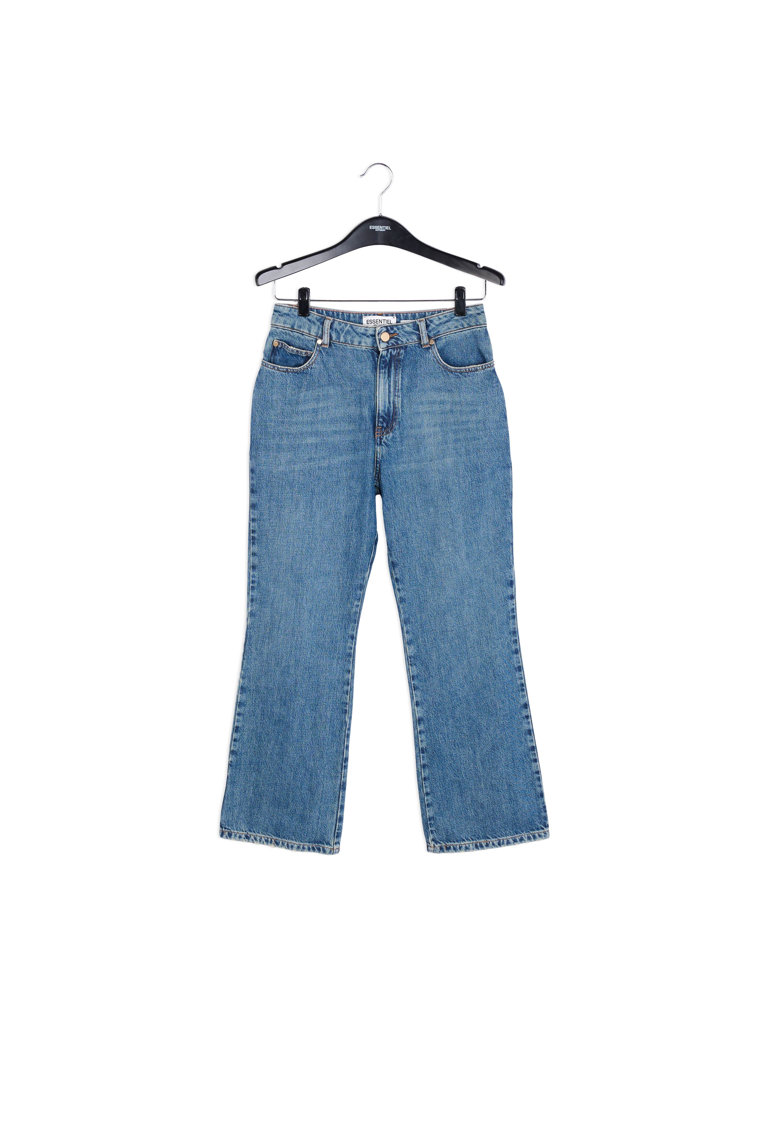 Jean bleu aux jambes évasées RE—SSENTIEL | Essentiel second hand