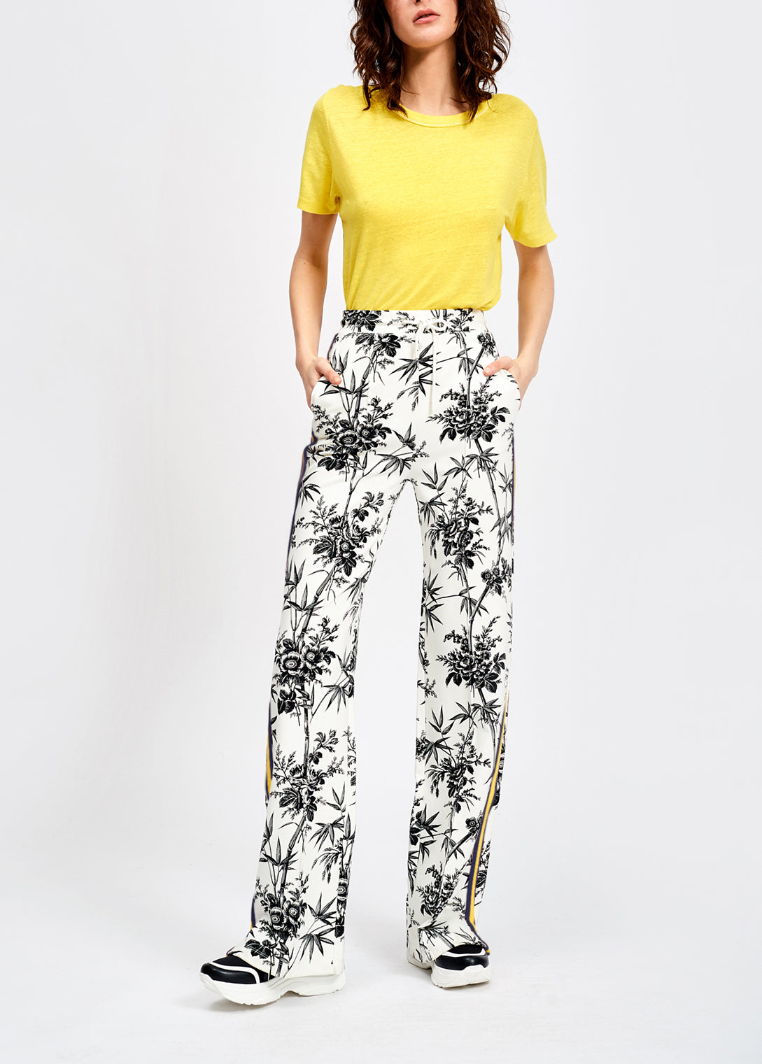 Klassieke witte joggingbroek met zwarte print RE—SSENTIEL | Essentiel second hand