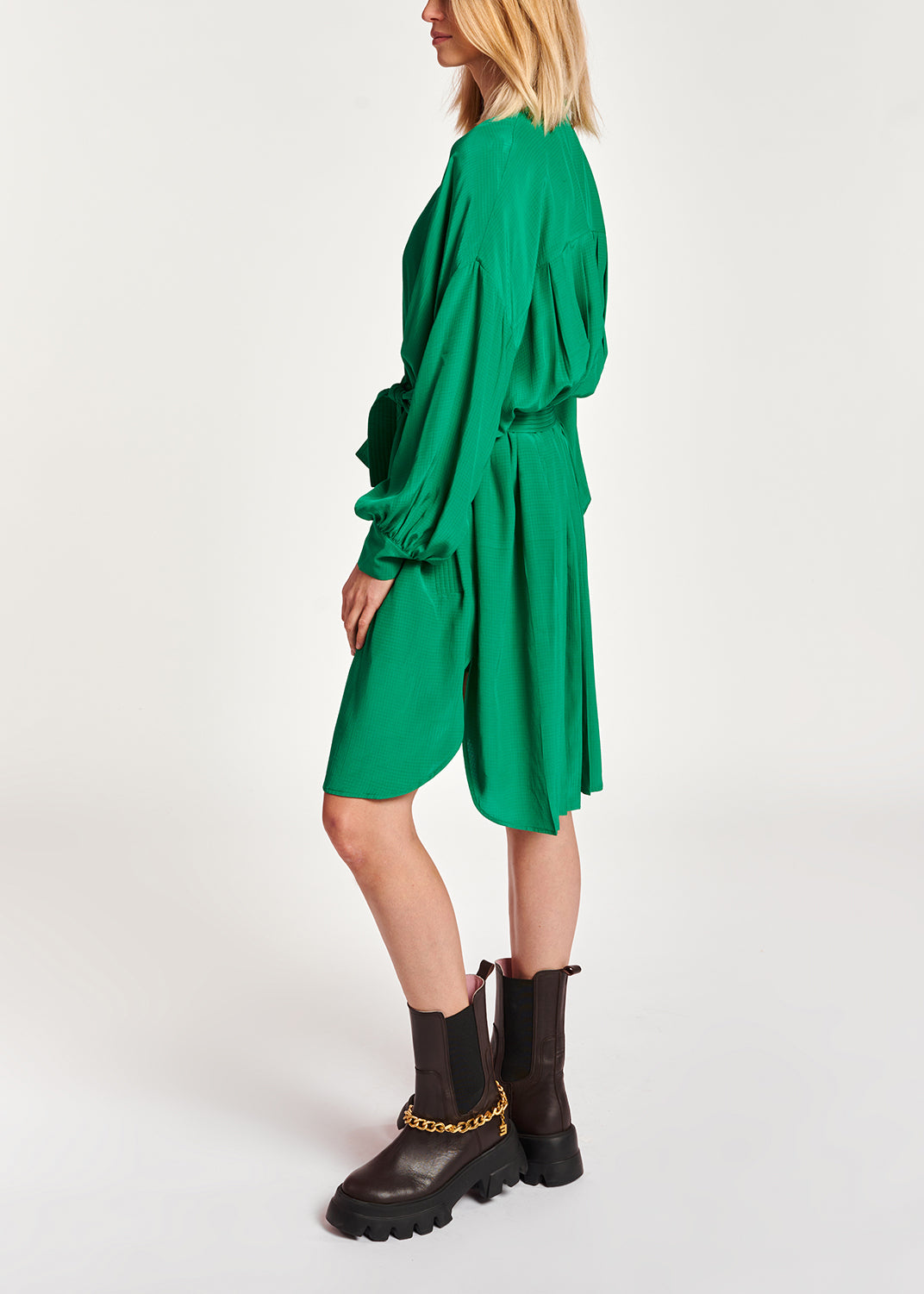 Robe chemise verte au dos plissé RE—SSENTIEL | Essentiel second hand