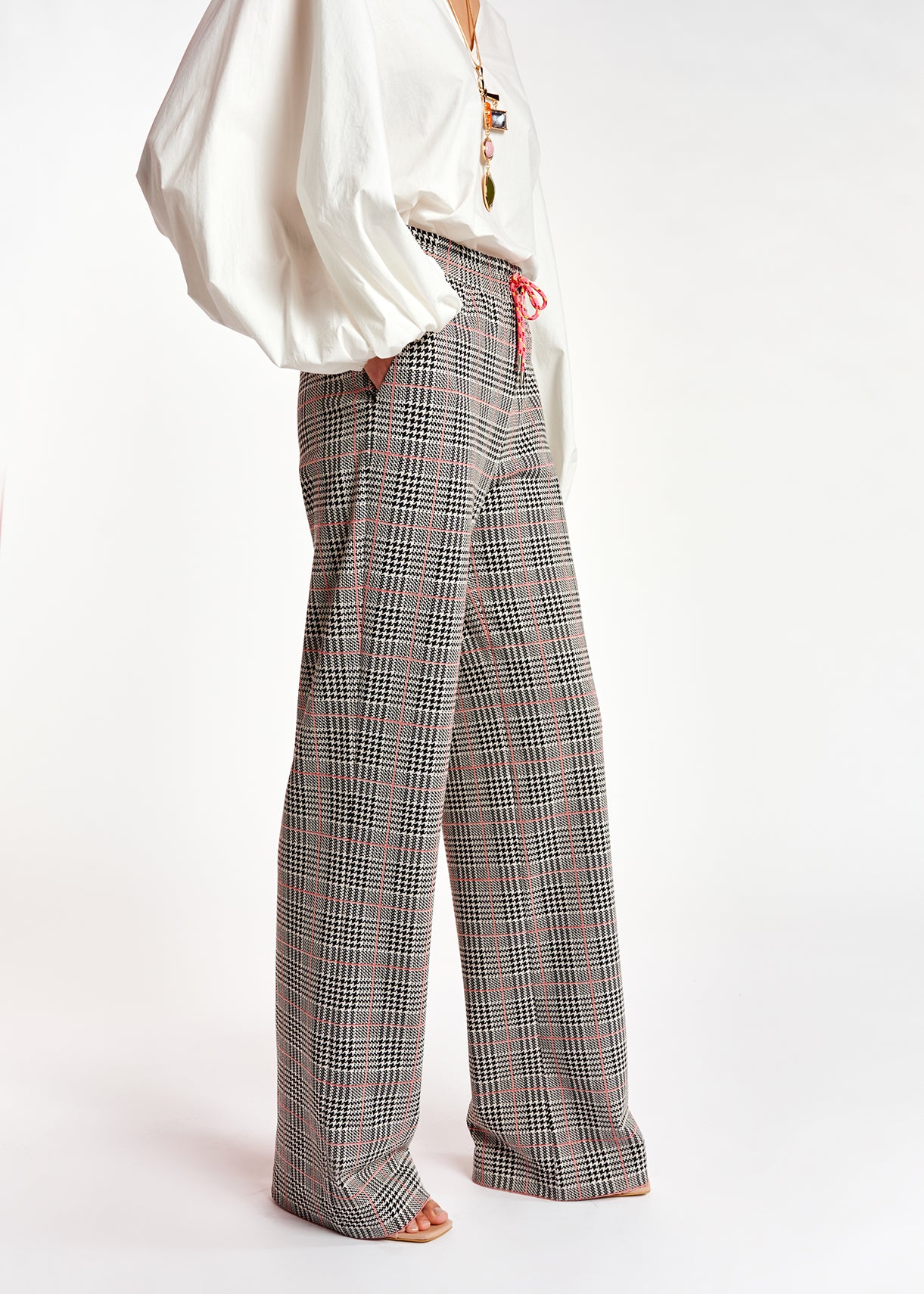 Zonzai pantalons RE—SSENTIEL | Essentiel second hand