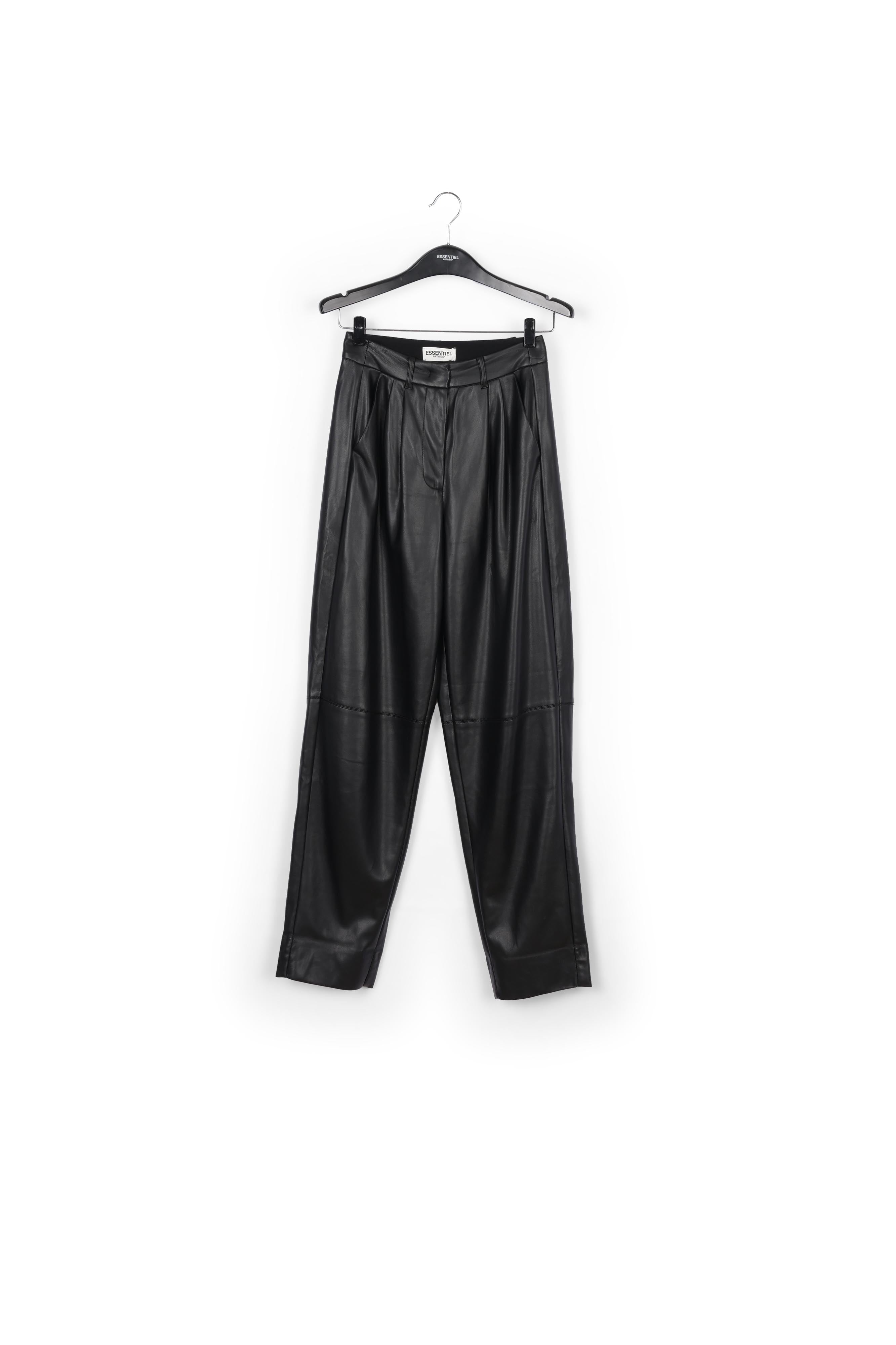 Pantalon ample en faux cuir noir RE—SSENTIEL | Essentiel second hand