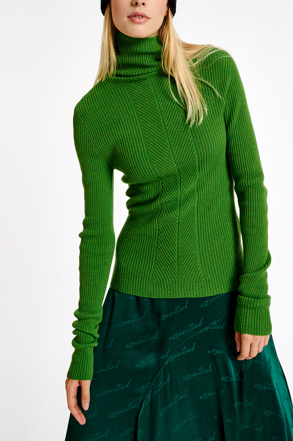 Pull vert à  col roulé en mérinos RE—SSENTIEL | Essentiel second hand