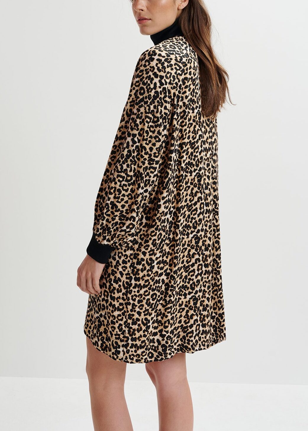 Mini-robe noire à  imprimé léopard et bords côtelés RE—SSENTIEL | Essentiel second hand