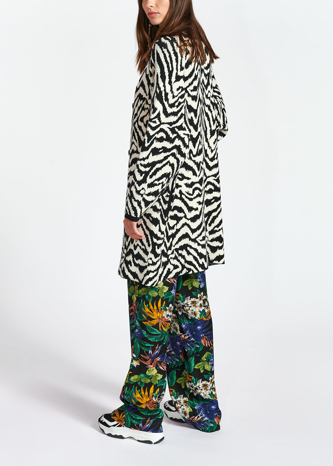 Long black and off-white jacquard coat with zebra motif RE—SSENTIEL | Essentiel second hand