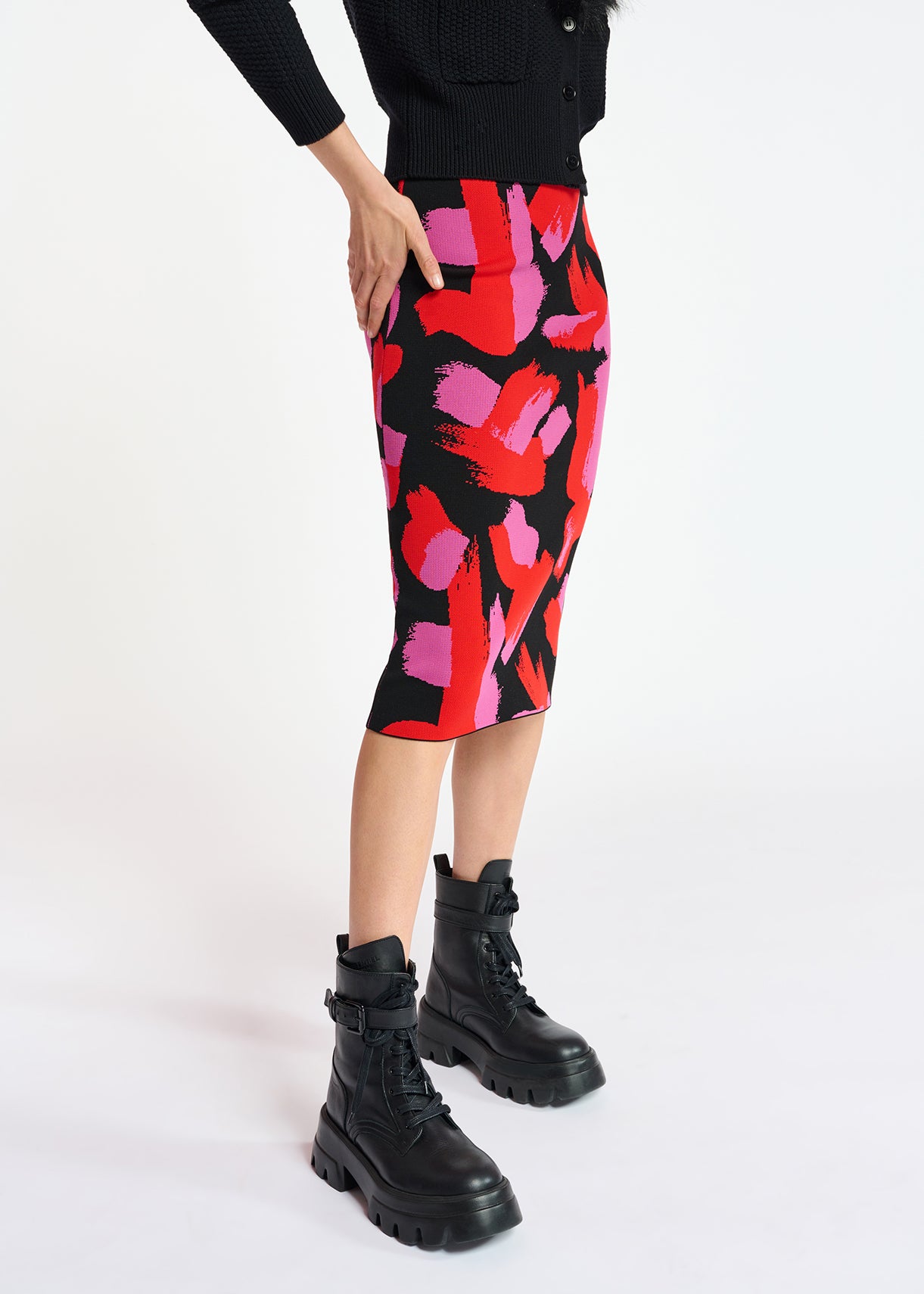 Midirok in zwart, rood en fuchsia jacquard RE—SSENTIEL | Essentiel second hand