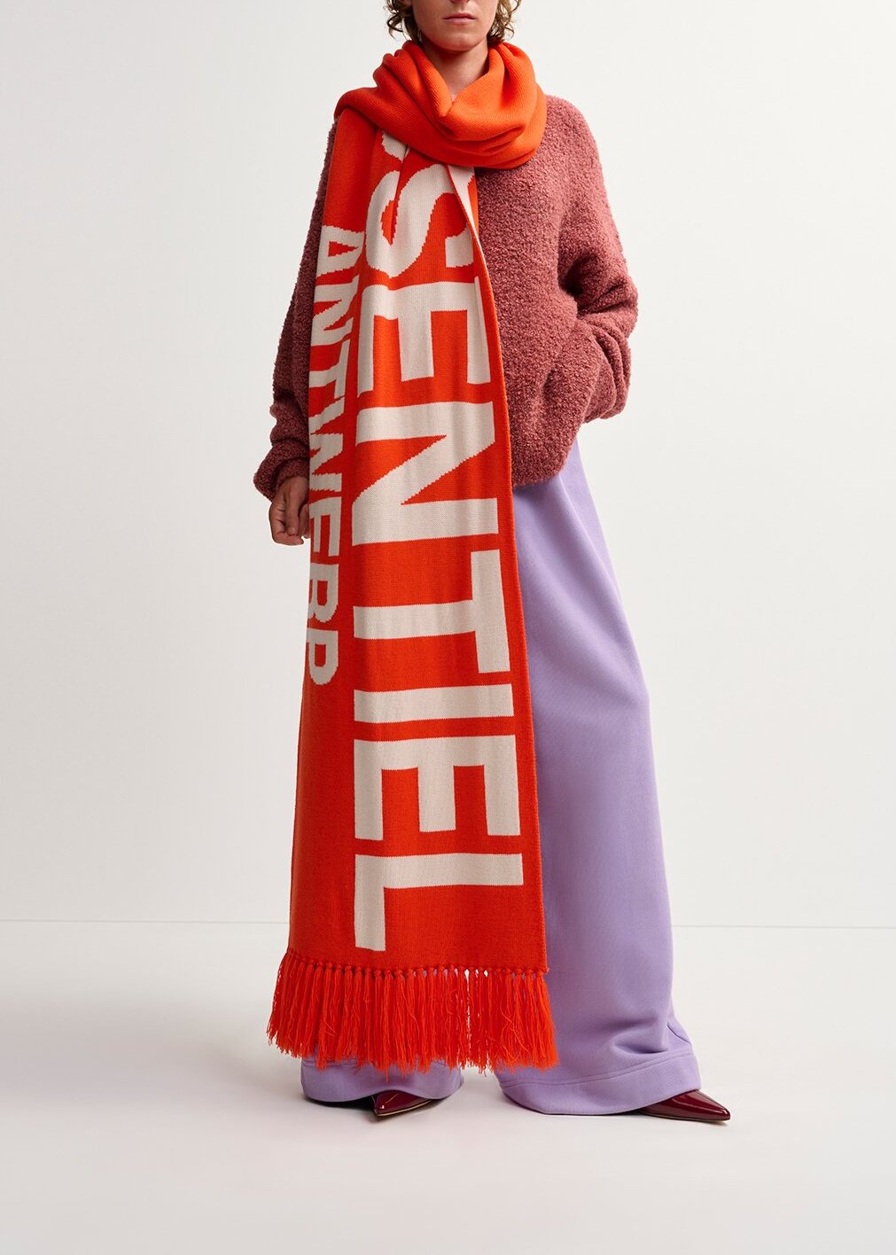 Orange and ecru intarsia-knit logo scarf RE—SSENTIEL | Essentiel second hand