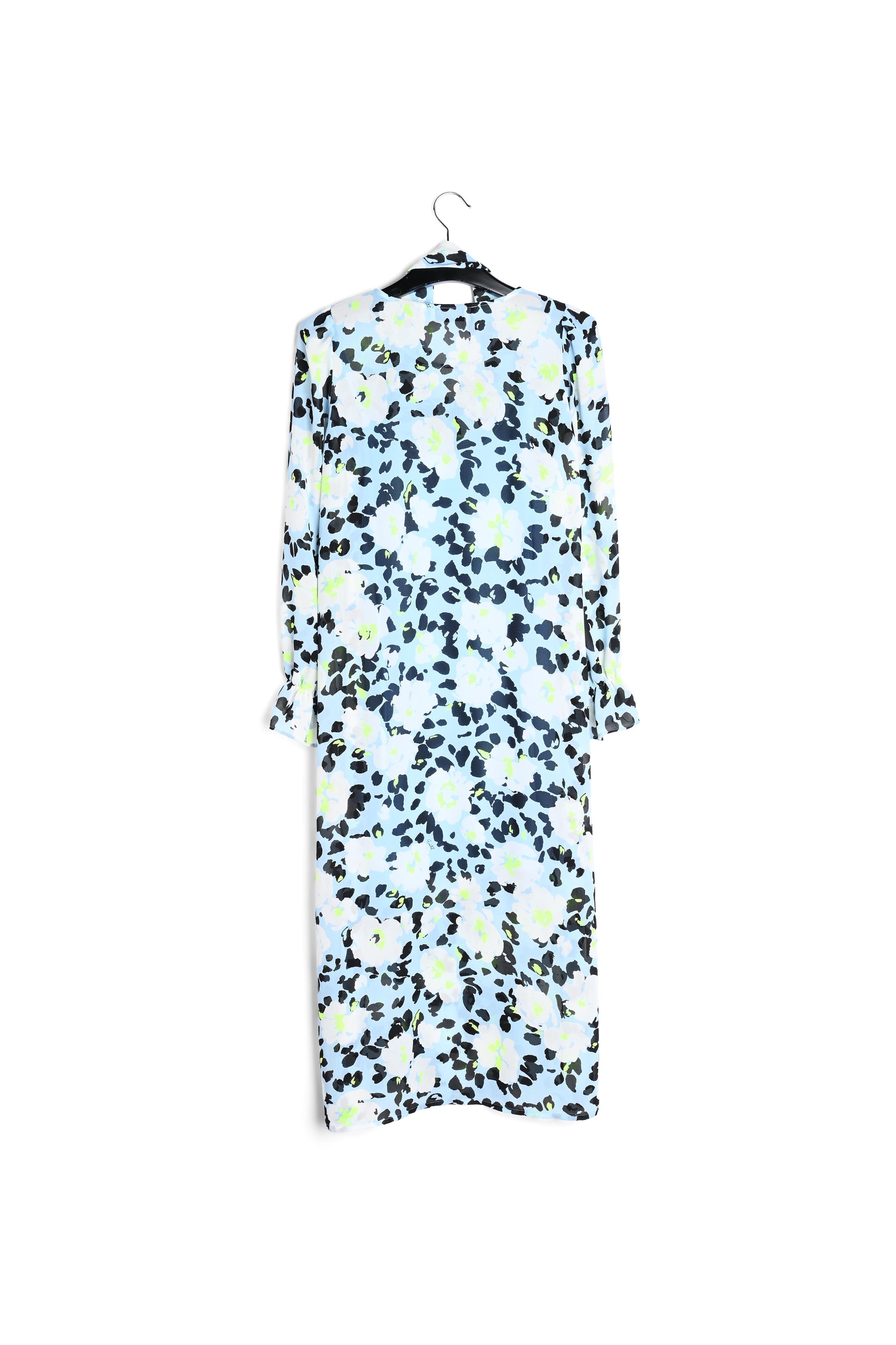 Robe midi bleu pâle à fleurs avec ceinture RE—SSENTIEL | Essentiel second hand