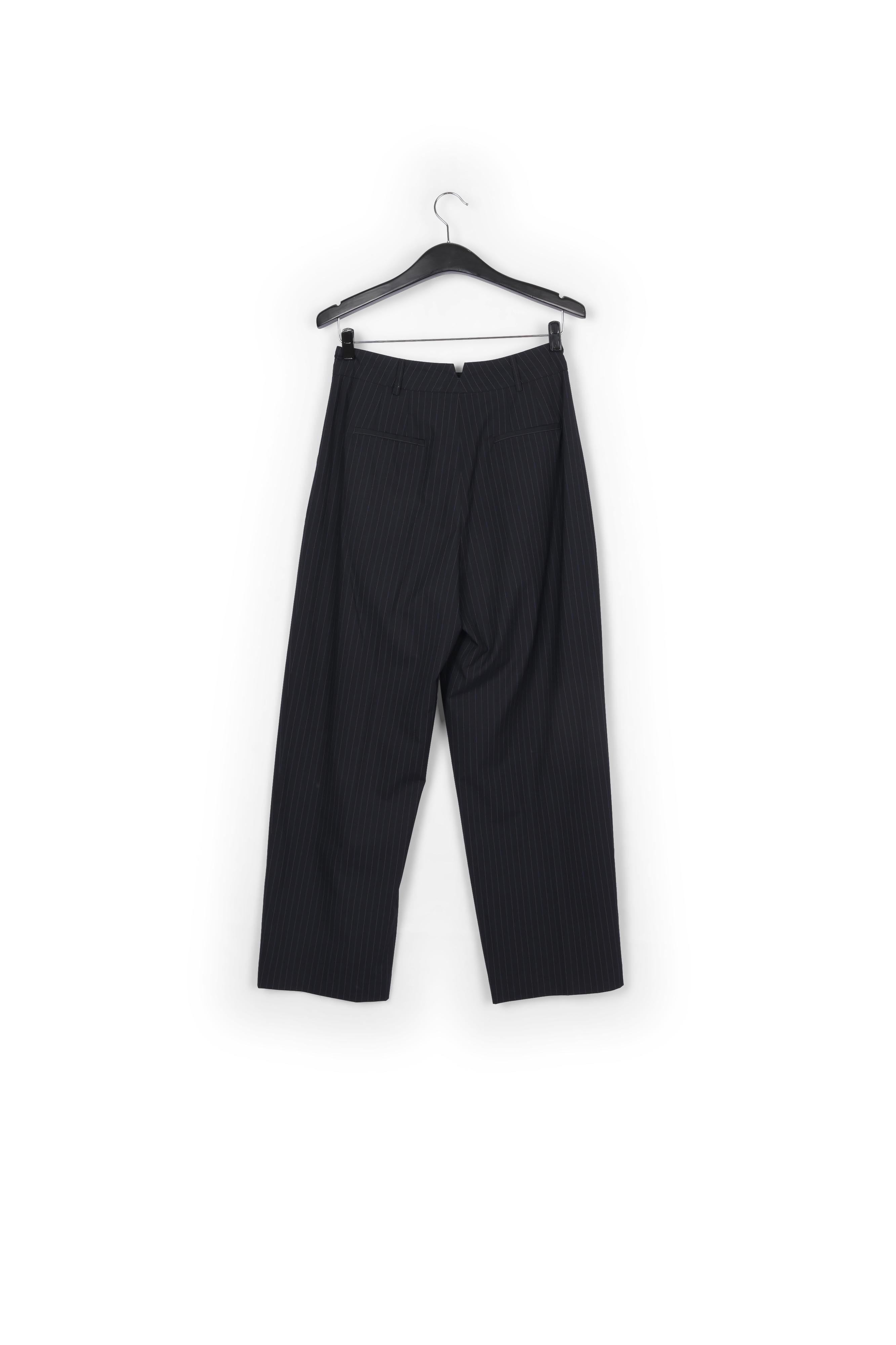 Pantalon bleu foncé à fines rayures RE—SSENTIEL | Essentiel second hand