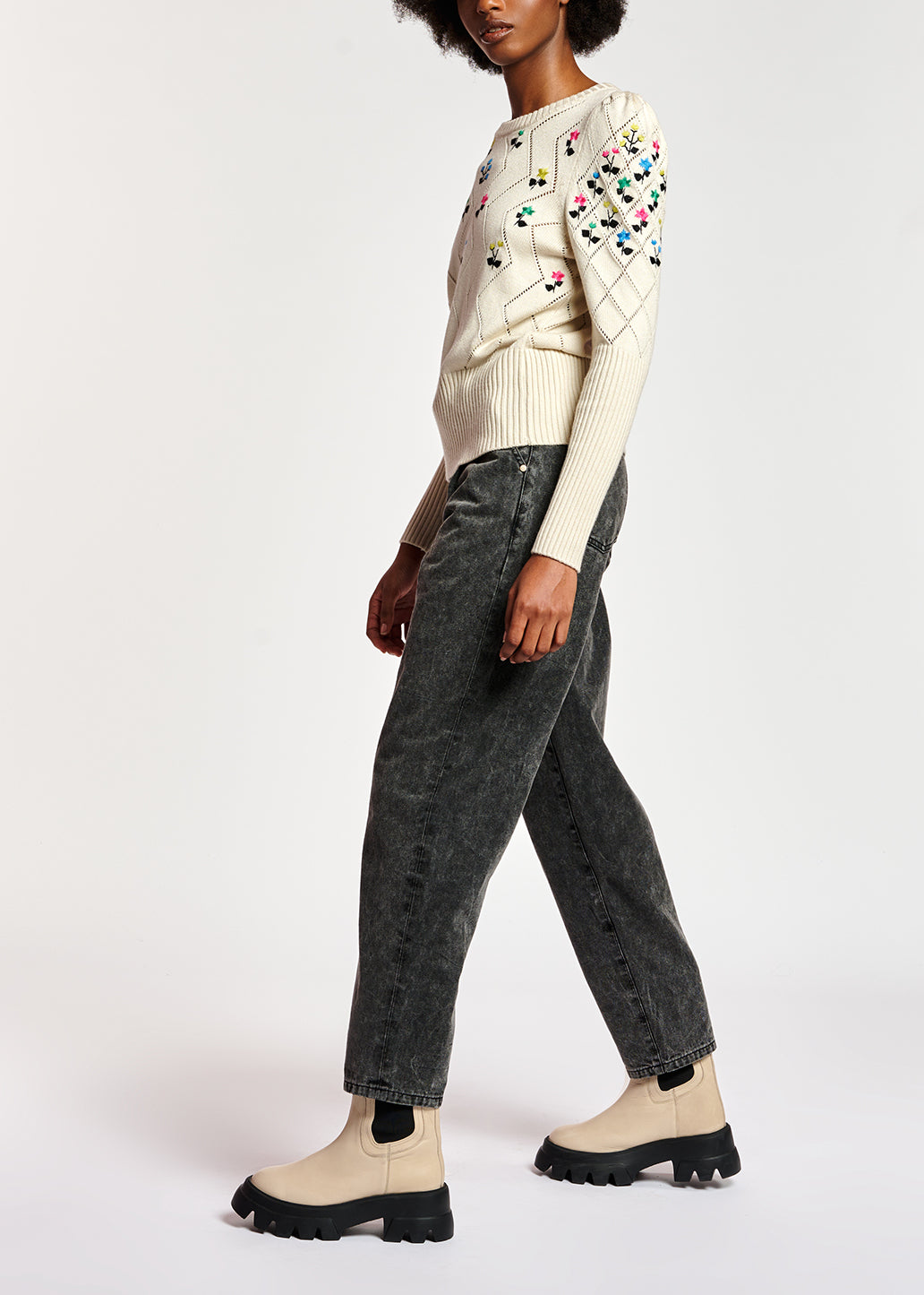 Pull beige en tricot pointelle avec broderies RE—SSENTIEL | Essentiel second hand