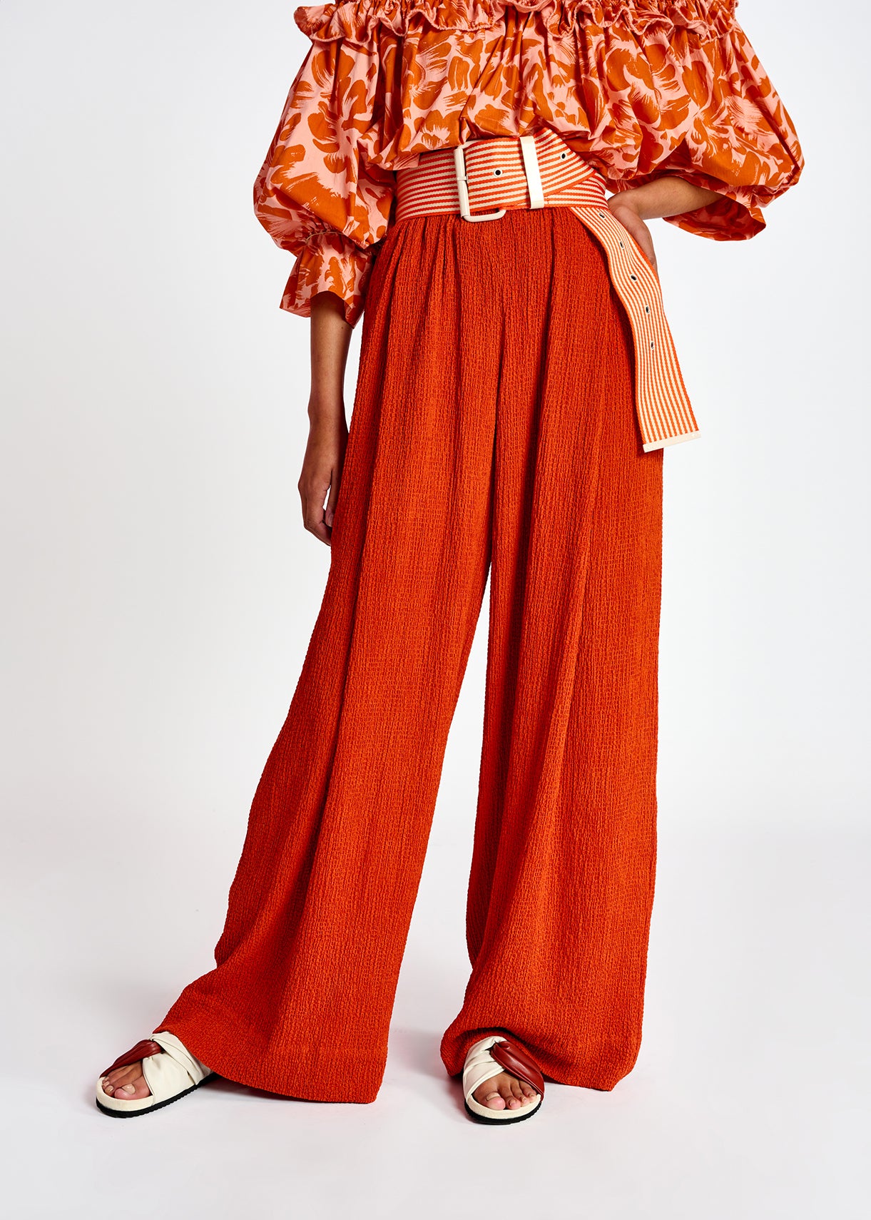 Pantalon large en cloqué orange RE—SSENTIEL | Essentiel second hand