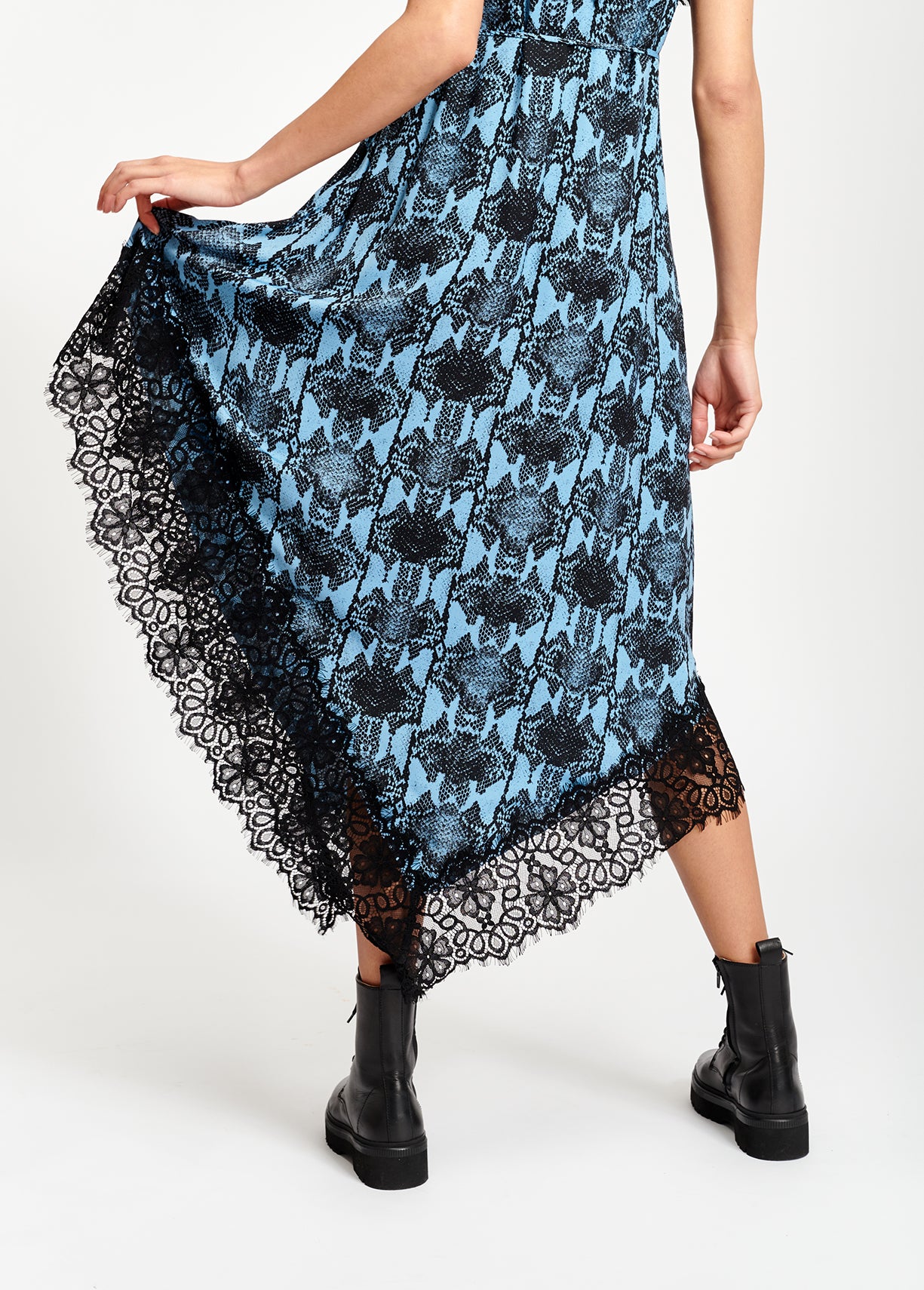 Blauwe midi-jurk met slangenprint RE—SSENTIEL | Essentiel second hand