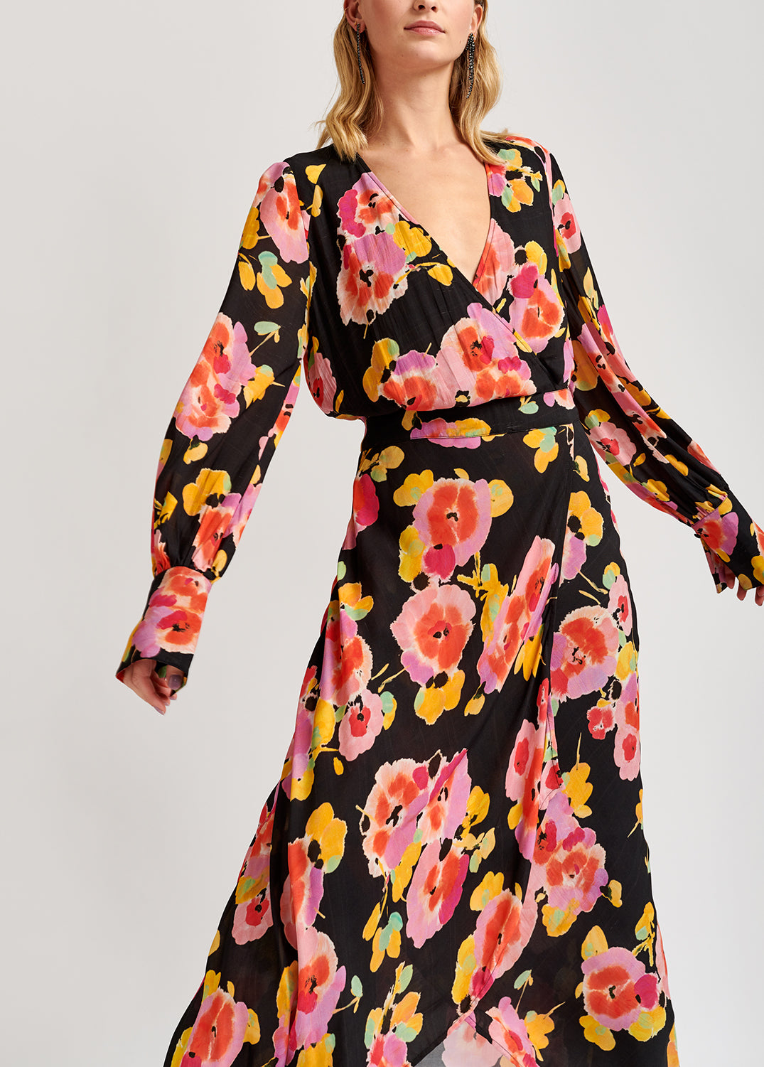 Zwarte midi-jurk met bloemenprint RE—SSENTIEL | Essentiel second hand