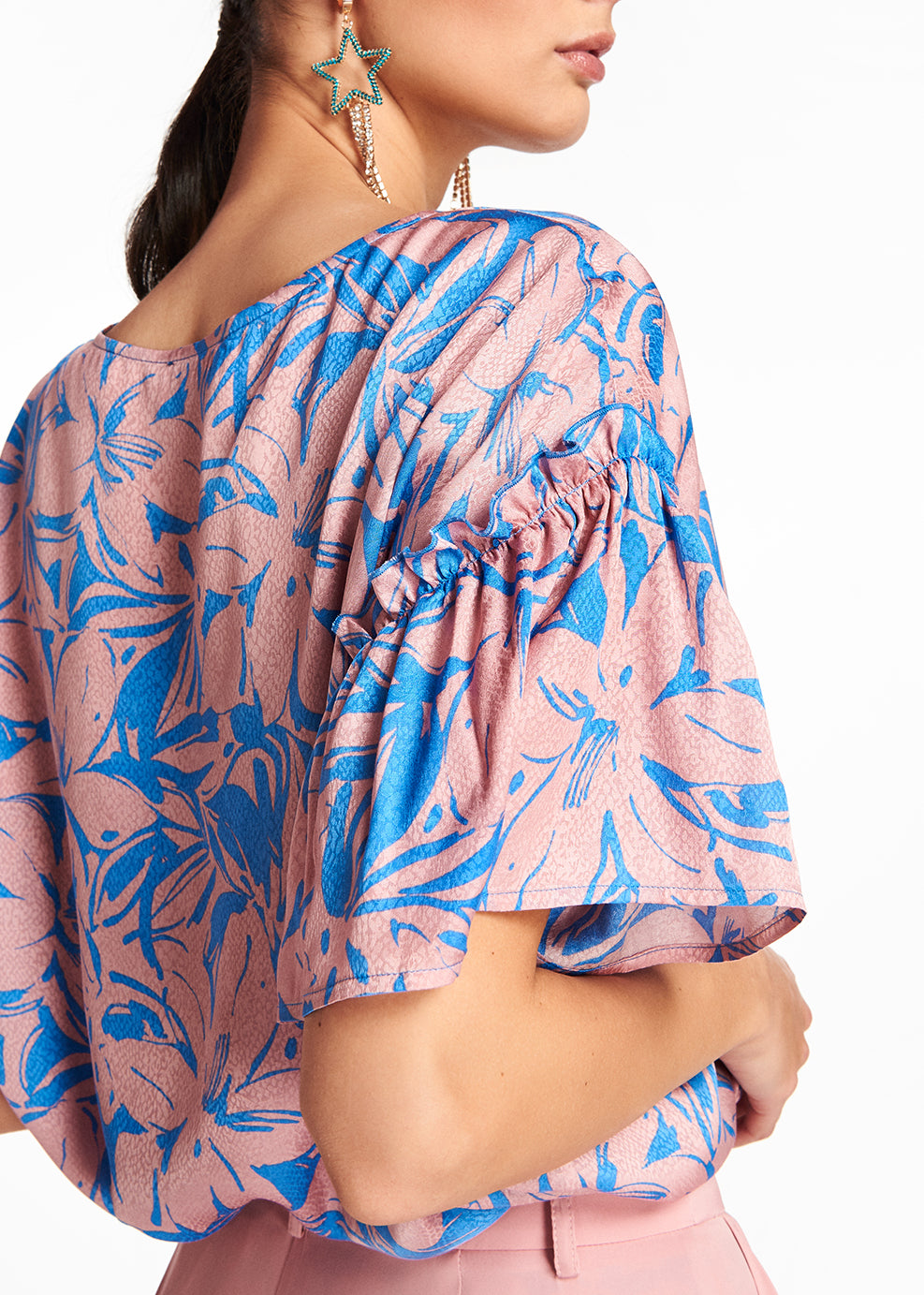 Light pink and floral short-sleeved top RE—SSENTIEL | Essentiel second hand