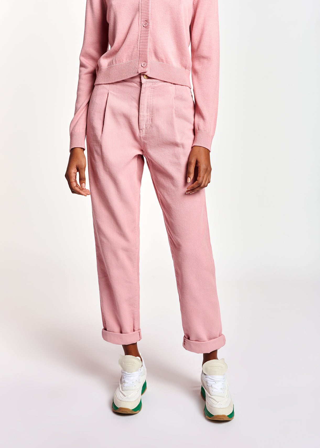 Pantalon en velours rose RE—SSENTIEL | Essentiel second hand