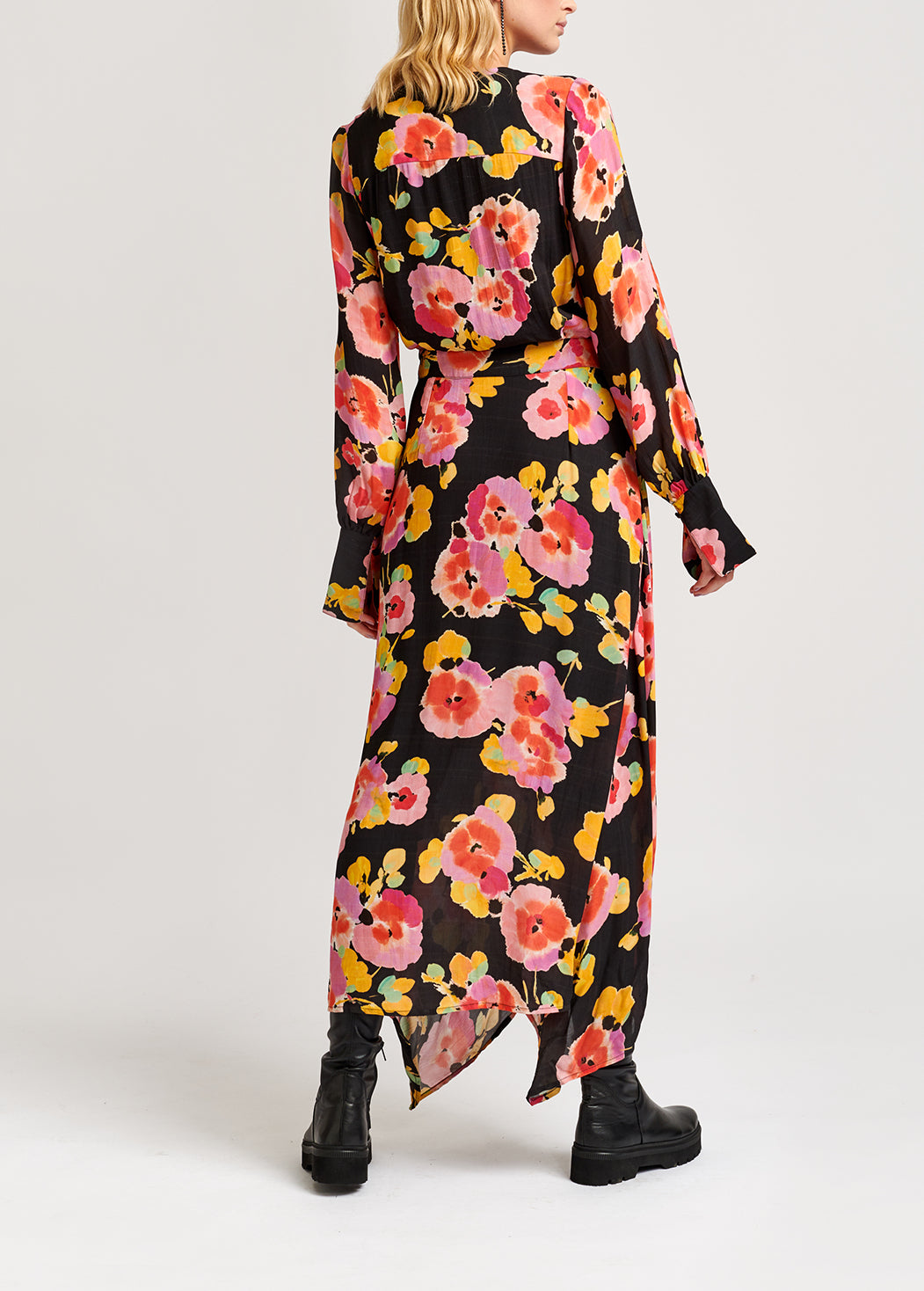 Zwarte midi-jurk met bloemenprint RE—SSENTIEL | Essentiel second hand