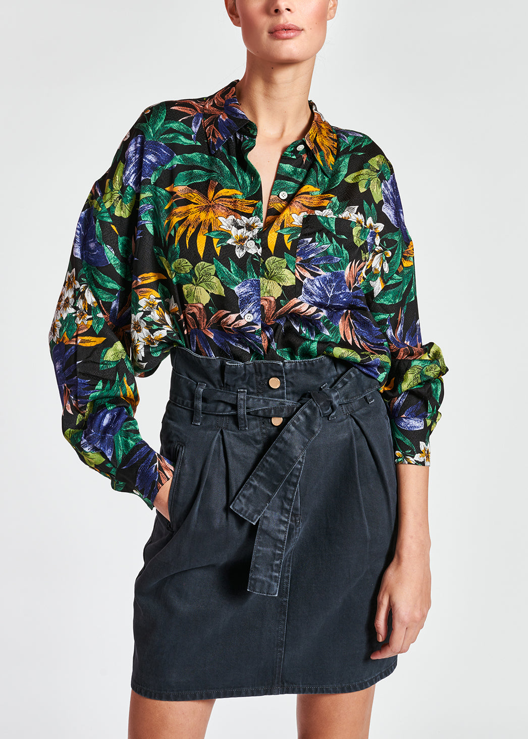 Chemise noire oversize à  fleurs multicolores RE—SSENTIEL | Essentiel second hand