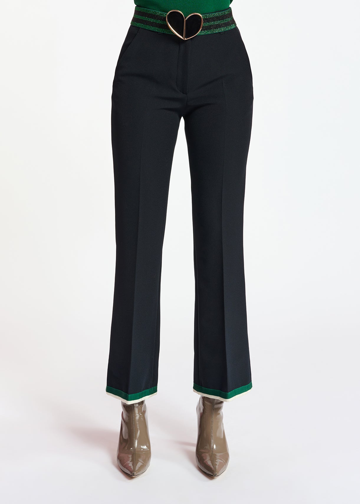 Pantalon noir aux jambes évasées RE—SSENTIEL | Essentiel second hand