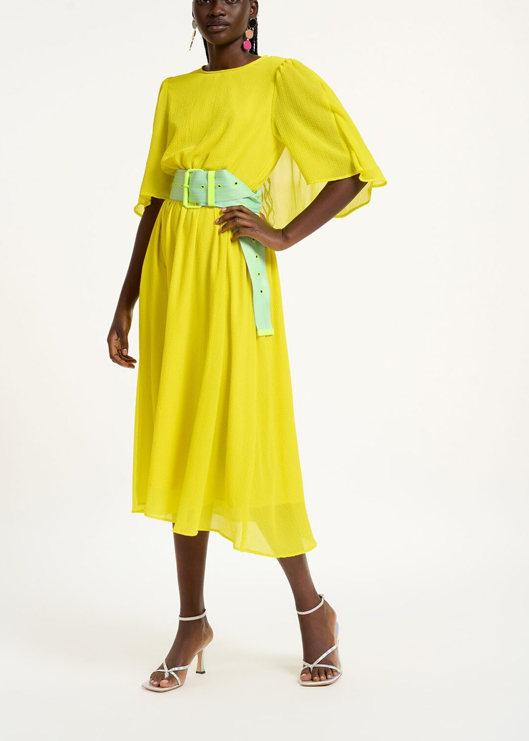 Robe midi jaune à manches cape RE—SSENTIEL | Essentiel second hand