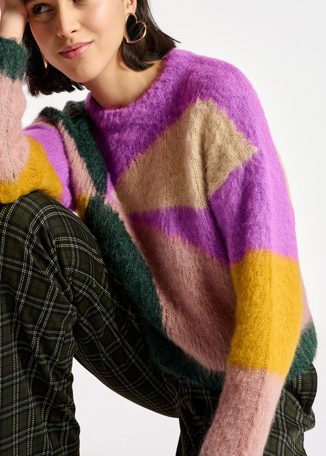 Pull en tricot intarsia pourpre, vert foncé et rose vintage RE—SSENTIEL | Essentiel second hand