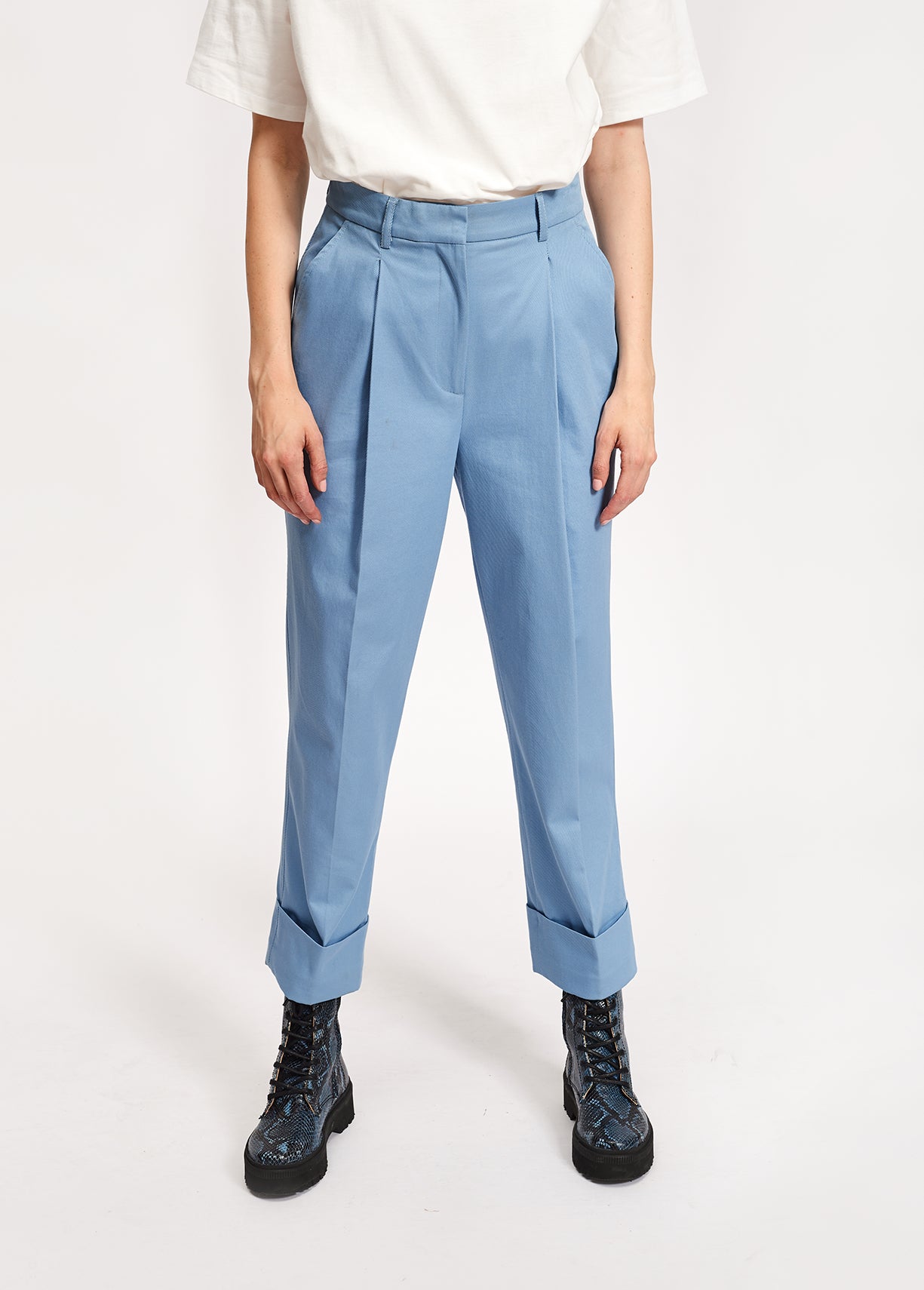 Lichtblauwe katoenmix broek met rechte pijpen RE—SSENTIEL | Essentiel second hand