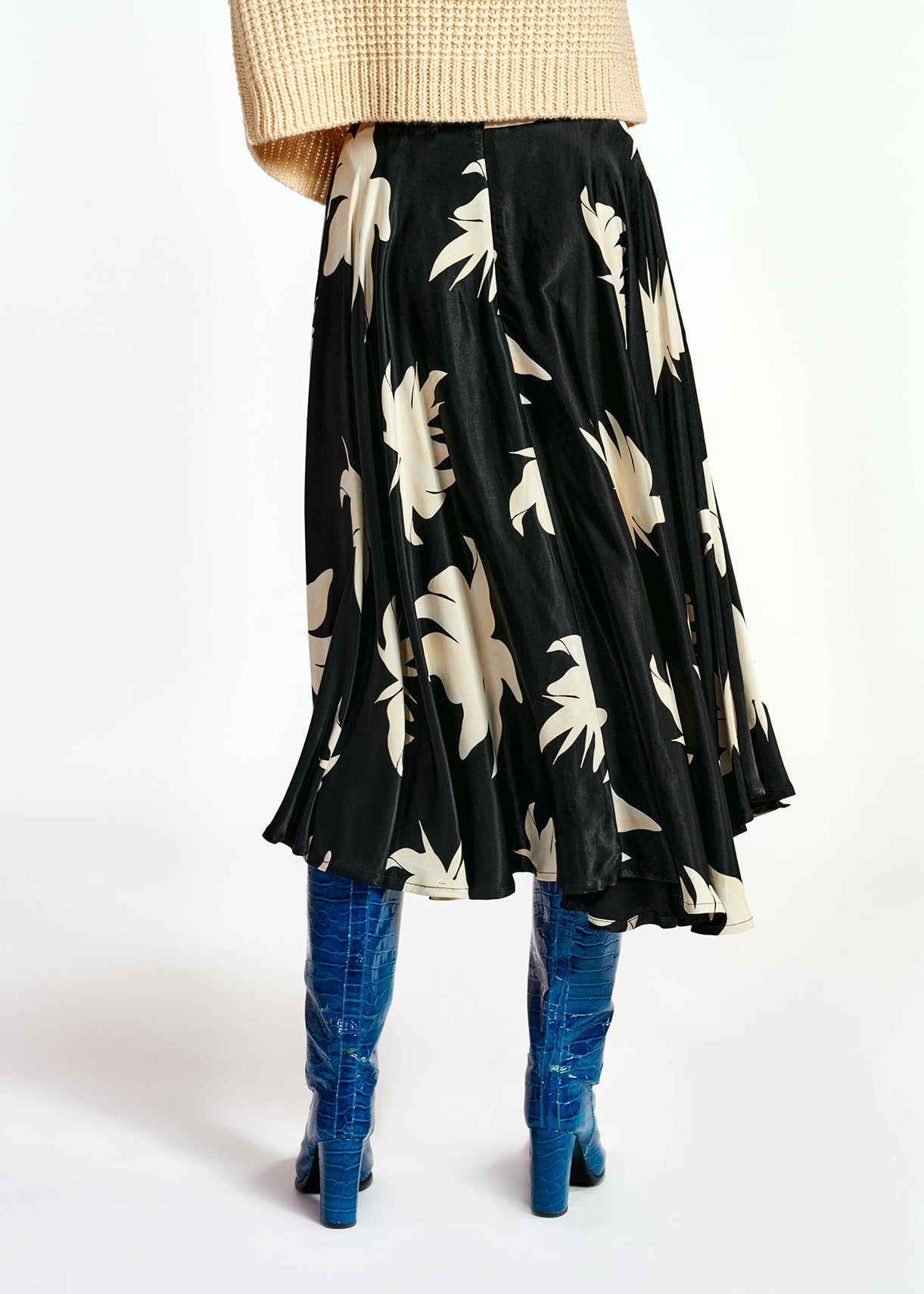 Black and off-white floral circle skirt RE—SSENTIEL | Essentiel second hand