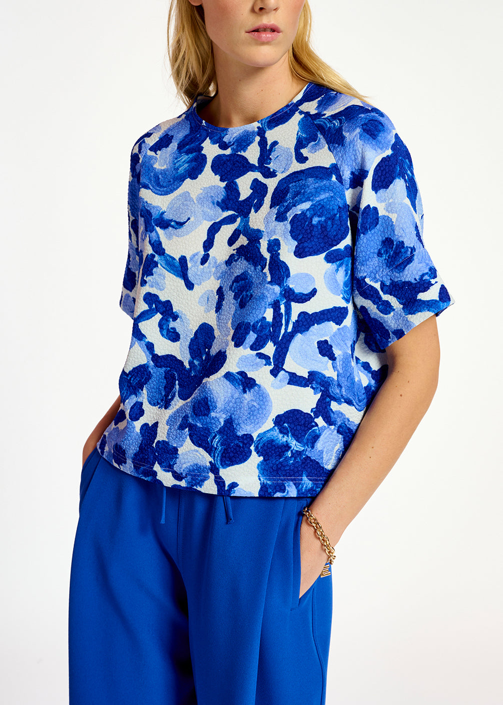 White and blue floral print oversized top RE—SSENTIEL | Essentiel second hand