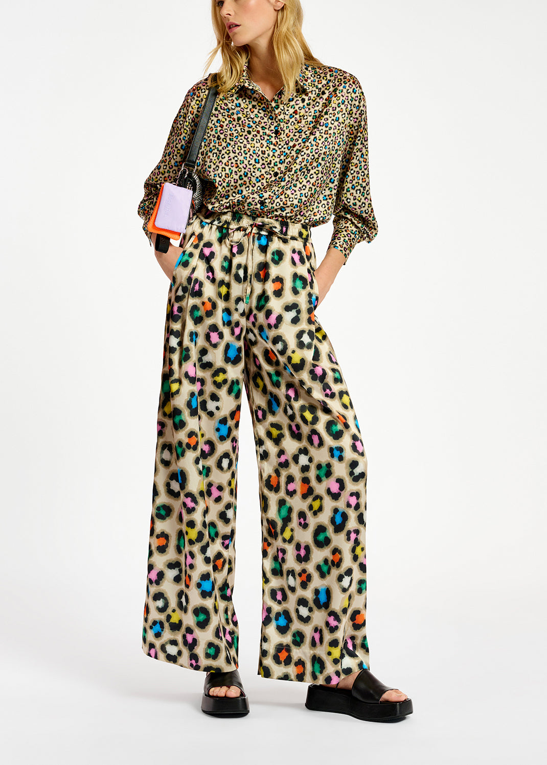 Beige wide-leg pants with multicolor leopard print RE—SSENTIEL | Essentiel second hand