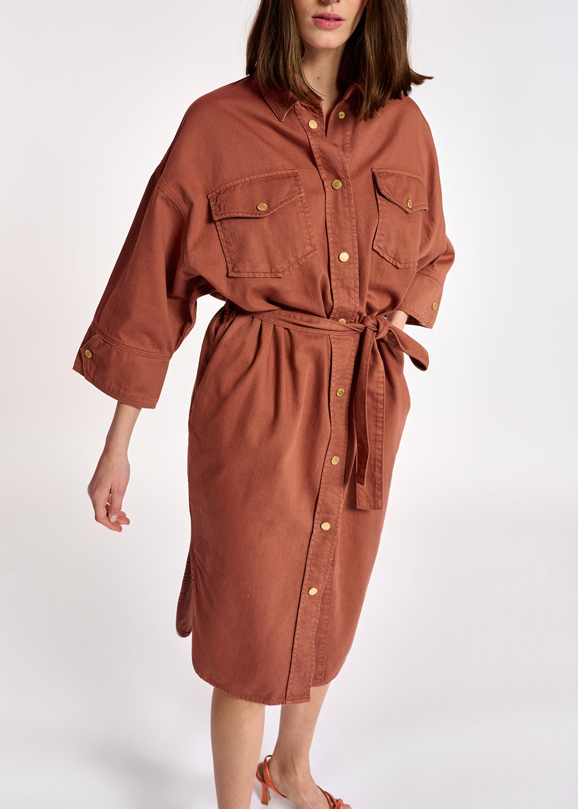 Robe chemise en denim brun RE—SSENTIEL | Essentiel second hand