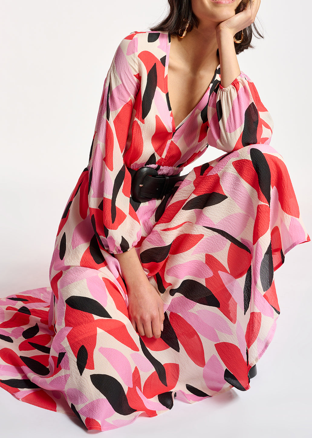 Robe midi à imprimé abstrait blanc cassé, rouge et rose RE—SSENTIEL | Essentiel second hand