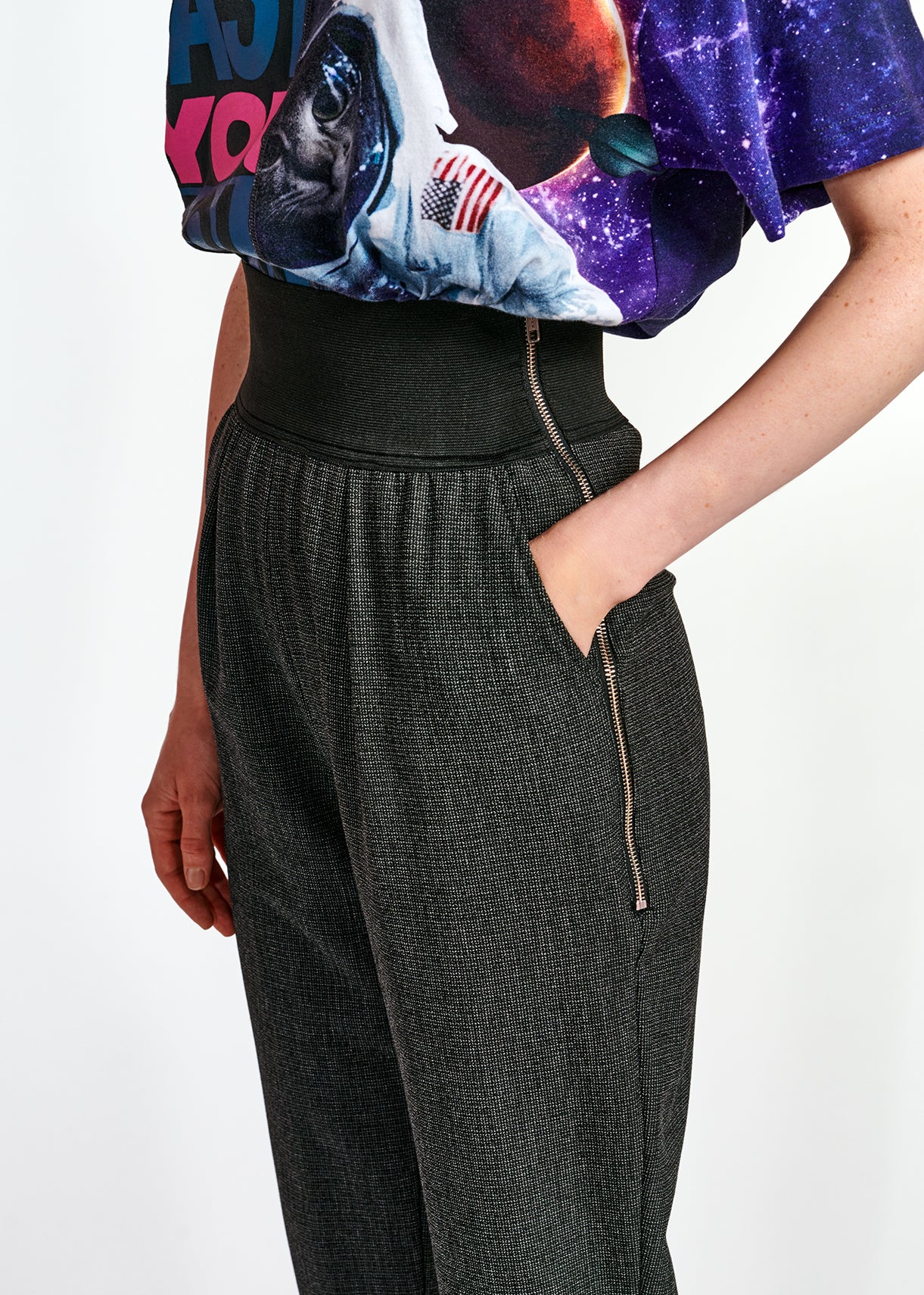 High-waisted black and white tapered pants RE—SSENTIEL | Essentiel second hand